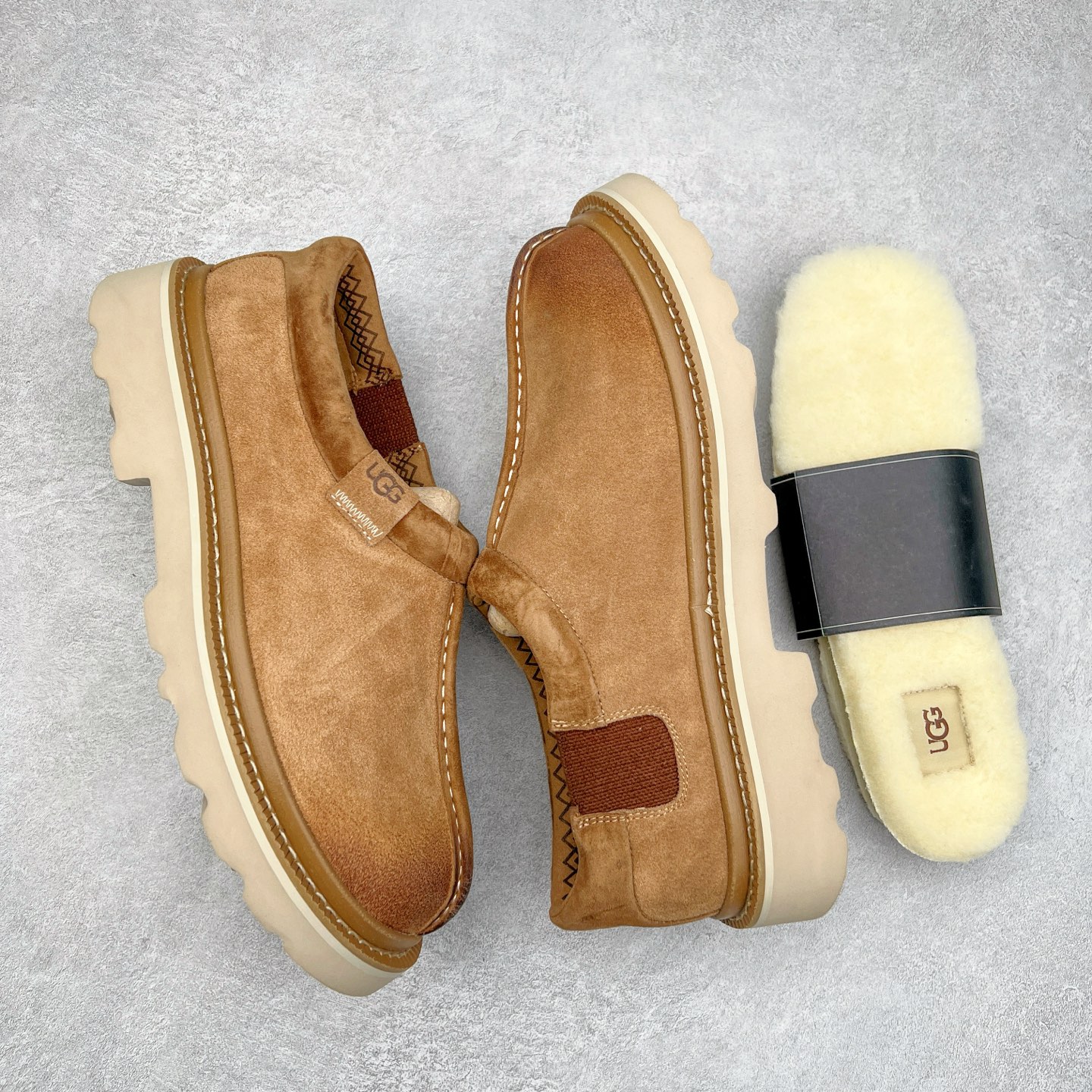 图片[3]-＃SP原厂 UGG 6913 Tasman Lug 绒面革圆头轻盈低帮生活休闲鞋 全鞋采用ZP同厂 隆丰A级澳洲进口羊皮毛一体 品牌代工厂生产线 完全遵循ZP工艺流程 代工厂原厂版师 秉承无原鞋不开发选择 注重每一处细节 市面最正版型 TREADLITE\\\”轻翼\\\”科技外底 轻便/耐用/柔韧/桩型【售后郑重承诺】一个月内若出现重大脱胶/断底等质量问题 直接为您换新！尺码：40 41 42 43 44-选品中心