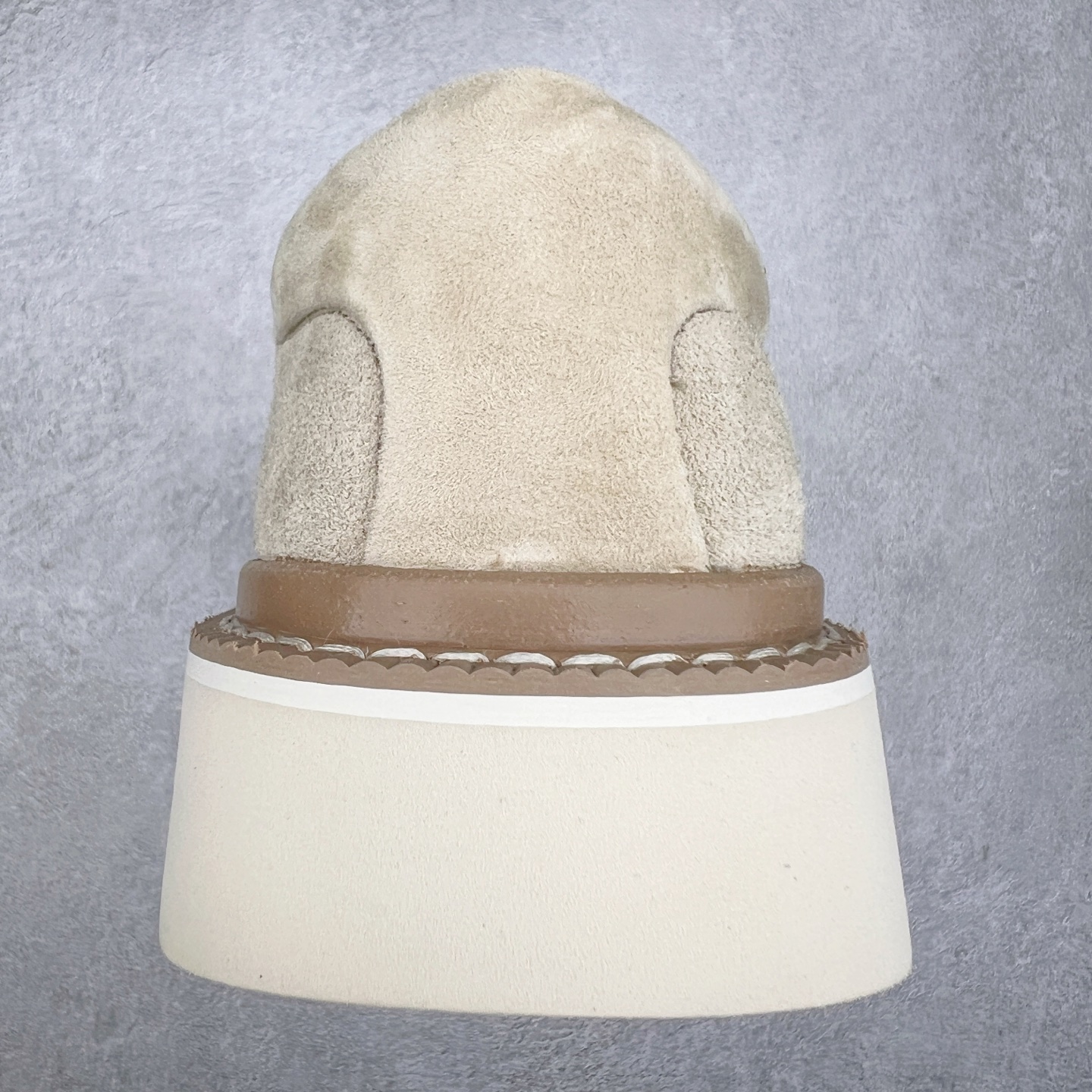 图片[8]-＃SP原厂 UGG 6913 Tasman Lug 绒面革圆头轻盈低帮生活休闲鞋 全鞋采用ZP同厂 隆丰A级澳洲进口羊皮毛一体 品牌代工厂生产线 完全遵循ZP工艺流程 代工厂原厂版师 秉承无原鞋不开发选择 注重每一处细节 市面最正版型 TREADLITE\\\”轻翼\\\”科技外底 轻便/耐用/柔韧/桩型【售后郑重承诺】一个月内若出现重大脱胶/断底等质量问题 直接为您换新！尺码：40 41 42 43 44-选品中心