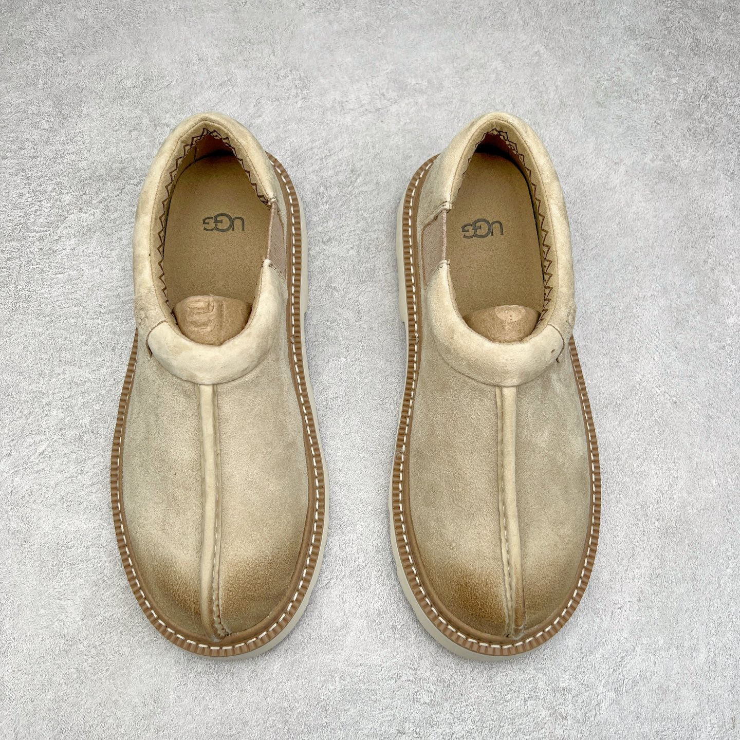 图片[2]-＃SP原厂 UGG 6913 Tasman Lug 绒面革圆头轻盈低帮生活休闲鞋 全鞋采用ZP同厂 隆丰A级澳洲进口羊皮毛一体 品牌代工厂生产线 完全遵循ZP工艺流程 代工厂原厂版师 秉承无原鞋不开发选择 注重每一处细节 市面最正版型 TREADLITE\\\”轻翼\\\”科技外底 轻便/耐用/柔韧/桩型【售后郑重承诺】一个月内若出现重大脱胶/断底等质量问题 直接为您换新！尺码：40 41 42 43 44-选品中心