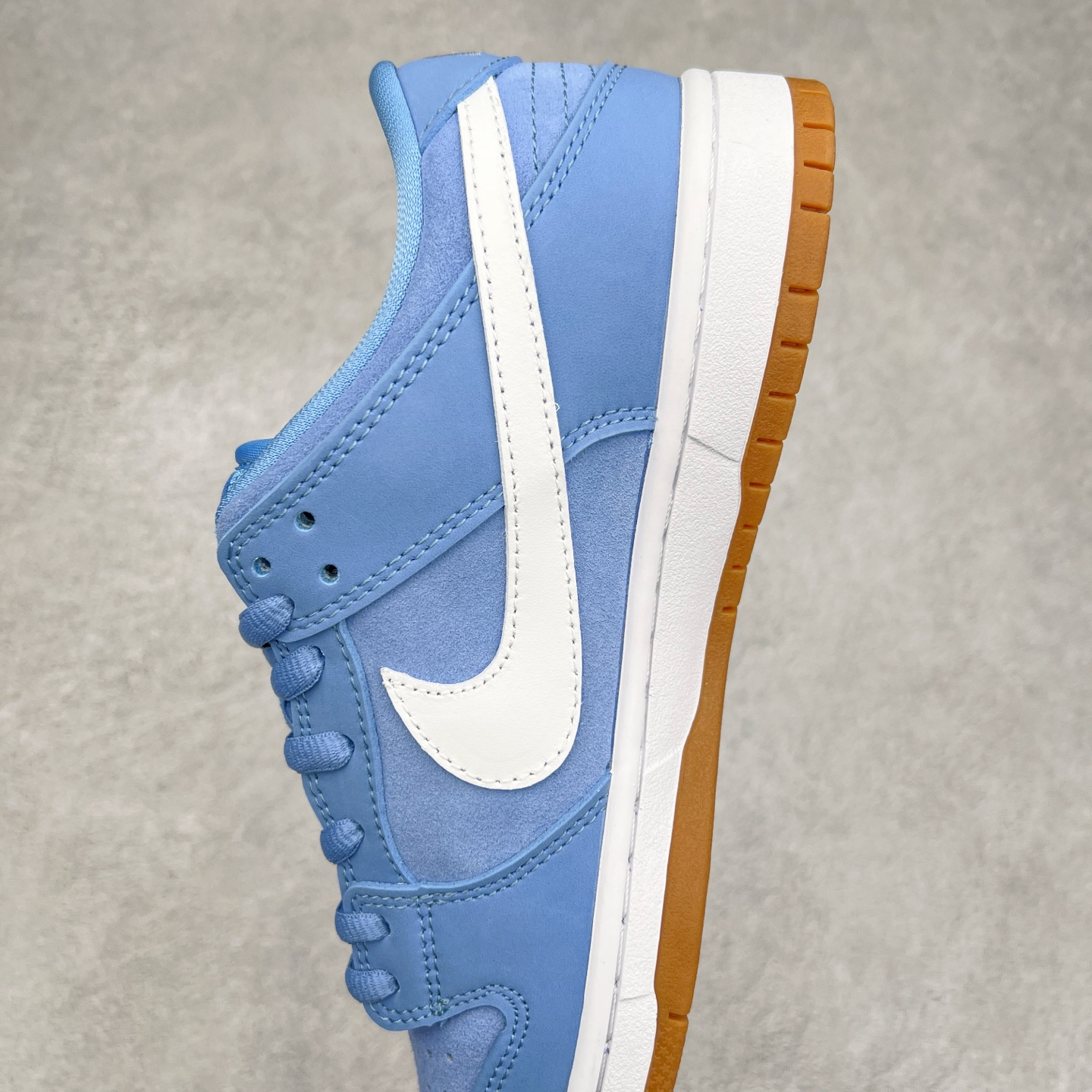 图片[7]-＃F版 NK SB Dunk Low FJ1674-401 性价比王者 极限压缩利润空间 超乎所想的高性价比 用料绝不含糊 原盒原配 正确耐磨橡胶大底 超高清洁度 全鞋零毛边皮料切割 全套原楦原模倾力打造完美版型 尺码：36 36.5 37.5 38 38.5 39 40 40.5 41 42 42.5 43 44 44.5 45 46 47.5-选品中心