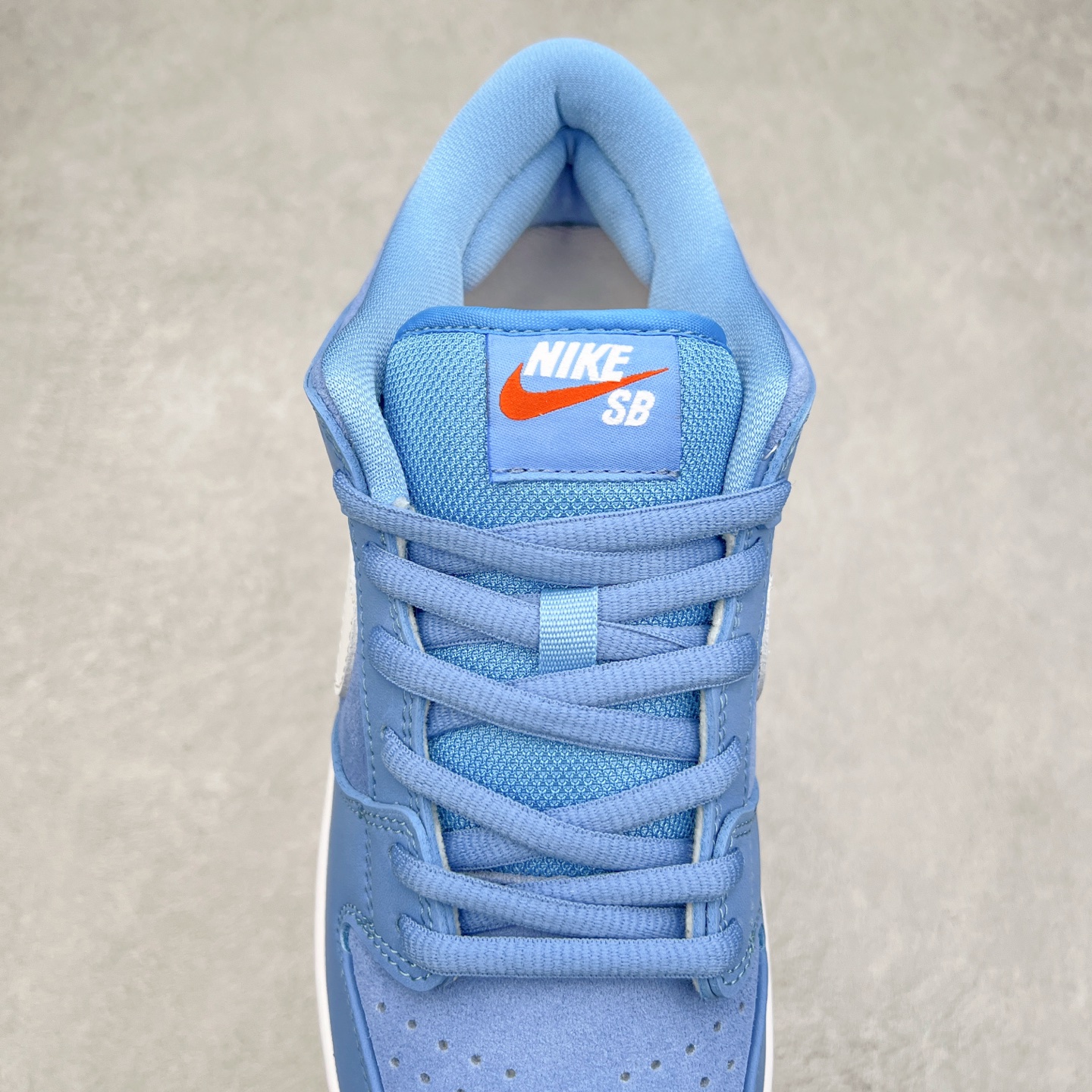 图片[5]-＃F版 NK SB Dunk Low FJ1674-401 性价比王者 极限压缩利润空间 超乎所想的高性价比 用料绝不含糊 原盒原配 正确耐磨橡胶大底 超高清洁度 全鞋零毛边皮料切割 全套原楦原模倾力打造完美版型 尺码：36 36.5 37.5 38 38.5 39 40 40.5 41 42 42.5 43 44 44.5 45 46 47.5-选品中心