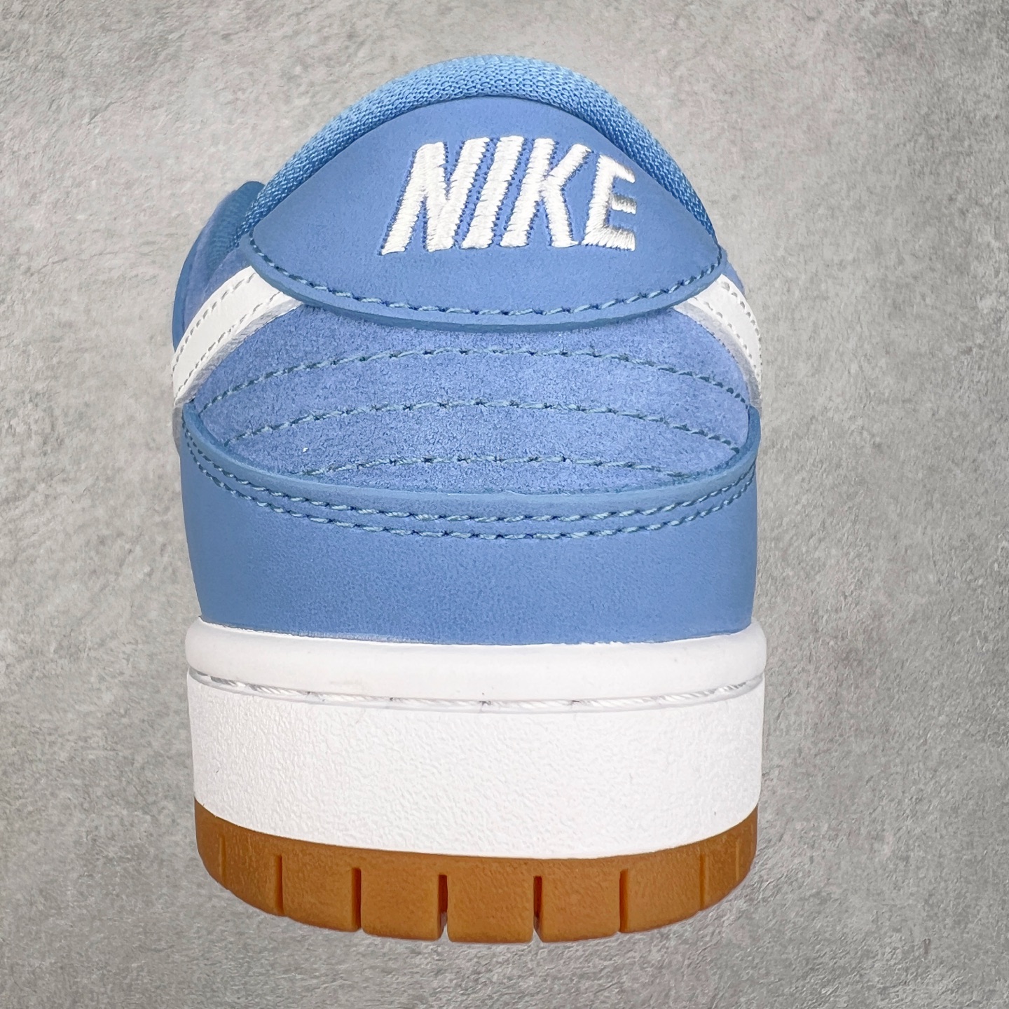 图片[8]-＃F版 NK SB Dunk Low FJ1674-401 性价比王者 极限压缩利润空间 超乎所想的高性价比 用料绝不含糊 原盒原配 正确耐磨橡胶大底 超高清洁度 全鞋零毛边皮料切割 全套原楦原模倾力打造完美版型 尺码：36 36.5 37.5 38 38.5 39 40 40.5 41 42 42.5 43 44 44.5 45 46 47.5-选品中心