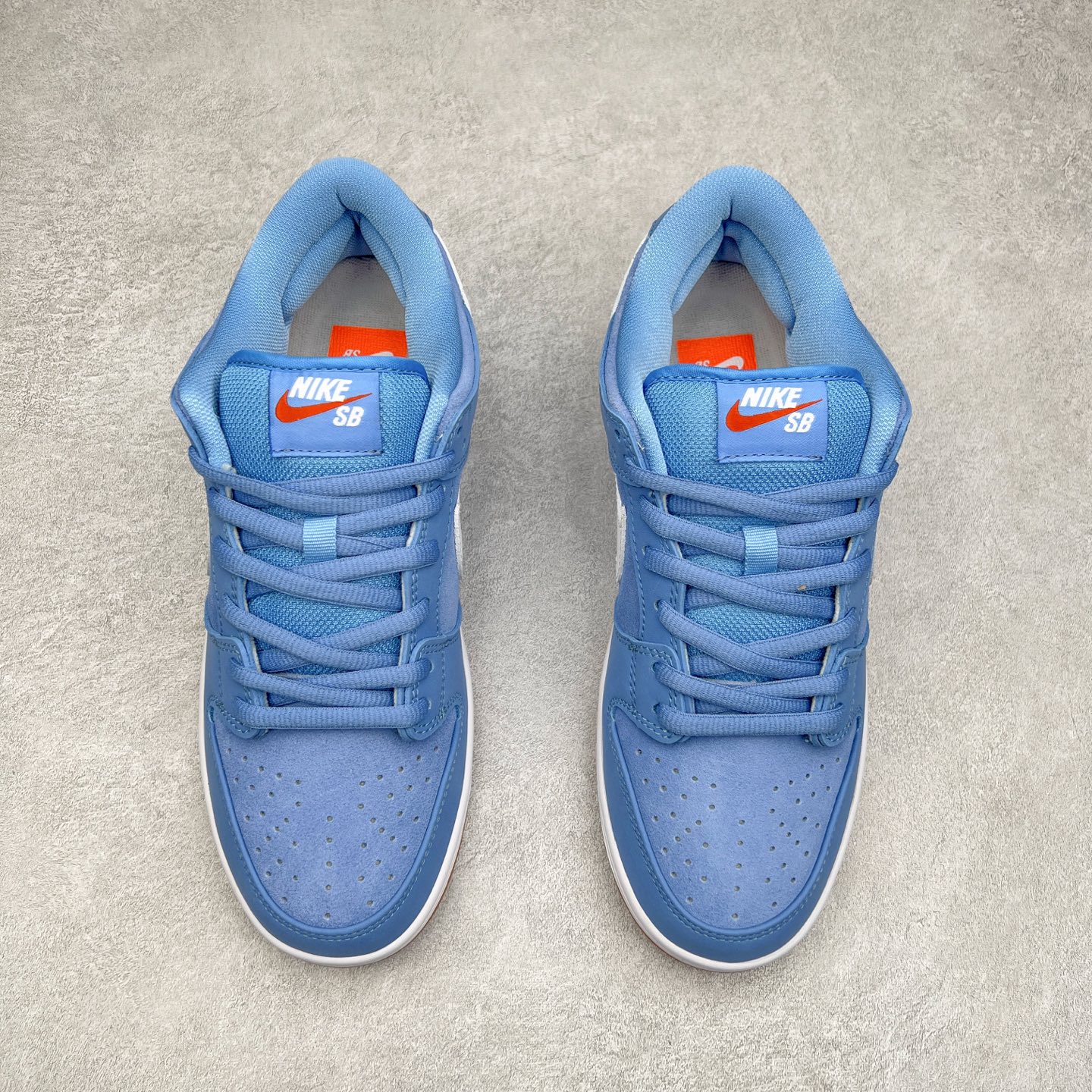 图片[2]-＃F版 NK SB Dunk Low FJ1674-401 性价比王者 极限压缩利润空间 超乎所想的高性价比 用料绝不含糊 原盒原配 正确耐磨橡胶大底 超高清洁度 全鞋零毛边皮料切割 全套原楦原模倾力打造完美版型 尺码：36 36.5 37.5 38 38.5 39 40 40.5 41 42 42.5 43 44 44.5 45 46 47.5-选品中心