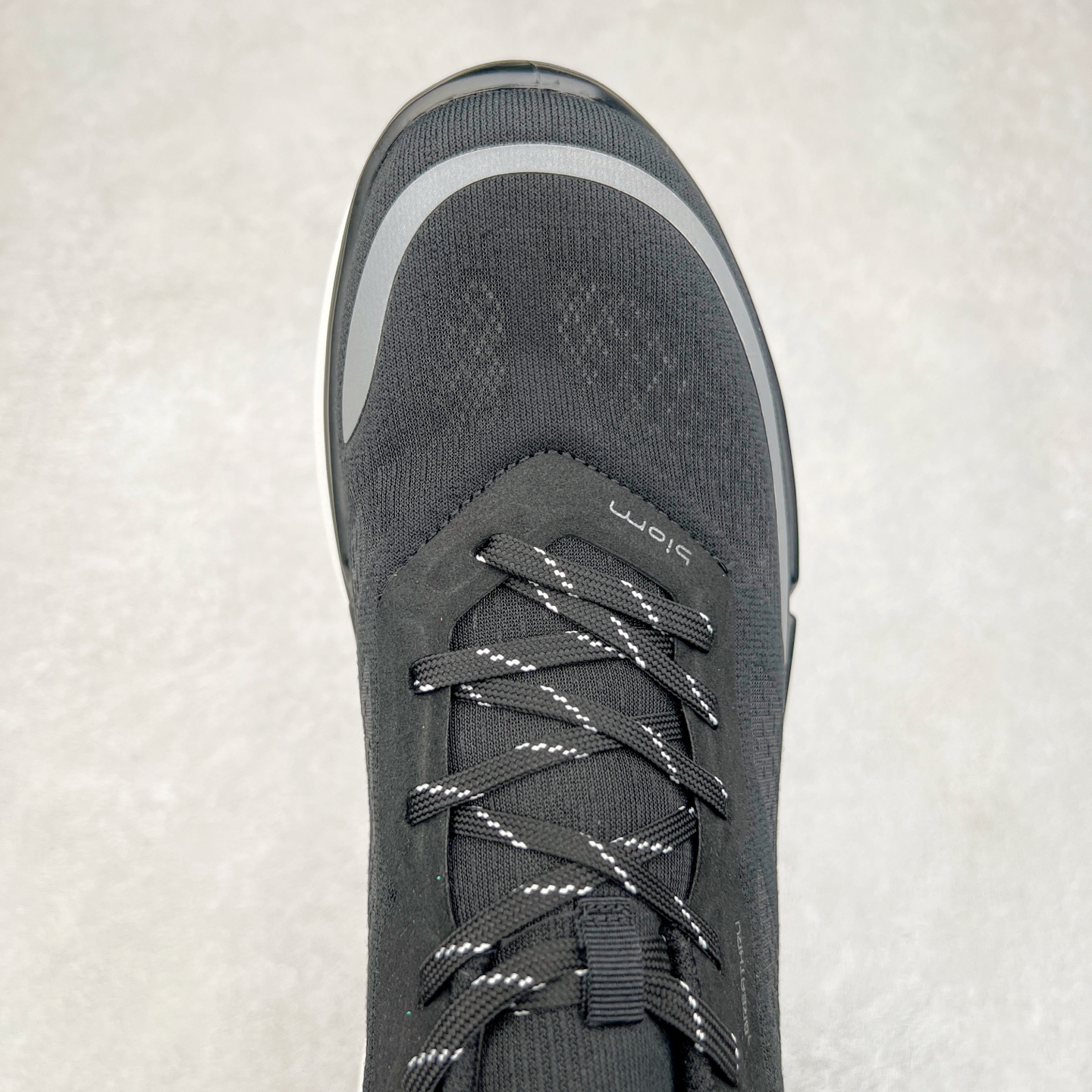 图片[4]-Ecco爱步男鞋新款运动鞋 跑鞋厚底增高老爹鞋 驱动系列全新款式 拼色拼接鞋面 时尚有型 牛皮与纺织品拼接 脚感舒适 出街有型 贴心套脚系带设计 舒适包裹双足 柔软细腻，亲肤透气 以摩托车粗犷胎纹为灵感 PU大底提供牵引性和支撑性 耐磨防滑提升稳定性 轻盈鞋底 舒适耐穿 户外出行 肆意洒脱 尺码：38 39 40 41 42 43 44（皮鞋码）-选品中心