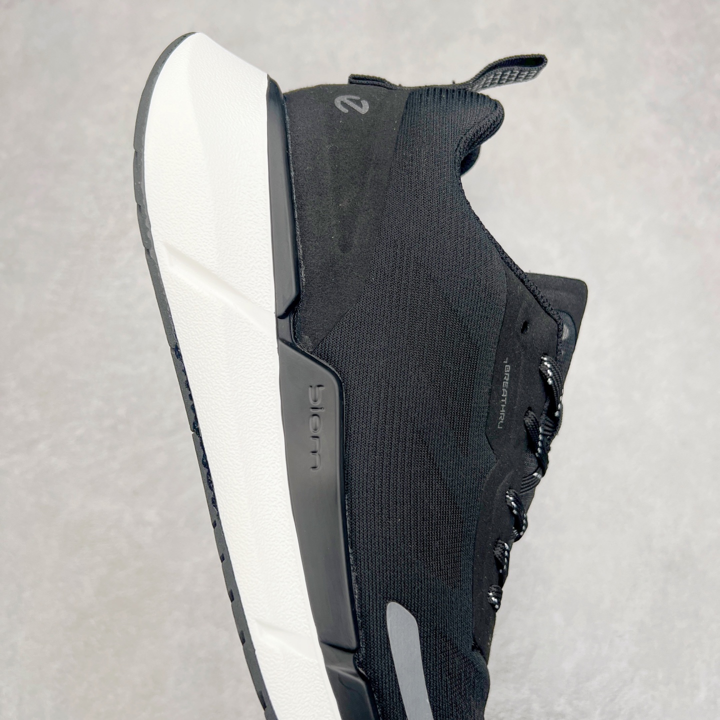 图片[6]-Ecco爱步男鞋新款运动鞋 跑鞋厚底增高老爹鞋 驱动系列全新款式 拼色拼接鞋面 时尚有型 牛皮与纺织品拼接 脚感舒适 出街有型 贴心套脚系带设计 舒适包裹双足 柔软细腻，亲肤透气 以摩托车粗犷胎纹为灵感 PU大底提供牵引性和支撑性 耐磨防滑提升稳定性 轻盈鞋底 舒适耐穿 户外出行 肆意洒脱 尺码：38 39 40 41 42 43 44（皮鞋码）-选品中心