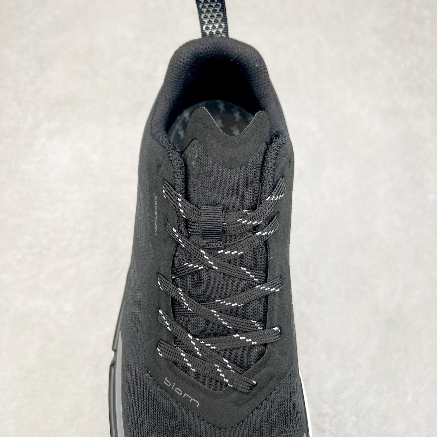 图片[5]-Ecco爱步男鞋新款运动鞋 跑鞋厚底增高老爹鞋 驱动系列全新款式 拼色拼接鞋面 时尚有型 牛皮与纺织品拼接 脚感舒适 出街有型 贴心套脚系带设计 舒适包裹双足 柔软细腻，亲肤透气 以摩托车粗犷胎纹为灵感 PU大底提供牵引性和支撑性 耐磨防滑提升稳定性 轻盈鞋底 舒适耐穿 户外出行 肆意洒脱 尺码：38 39 40 41 42 43 44（皮鞋码）-选品中心