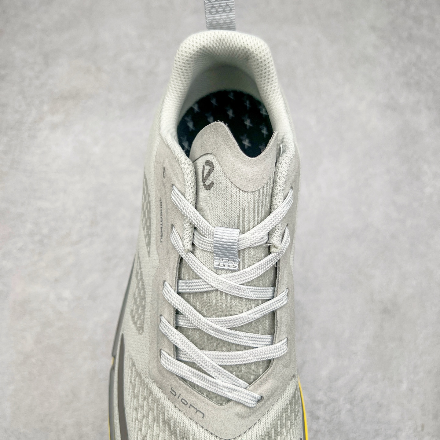 图片[5]-Ecco爱步男鞋新款运动鞋 跑鞋厚底增高老爹鞋 驱动系列全新款式 拼色拼接鞋面 时尚有型 牛皮与纺织品拼接 脚感舒适 出街有型 贴心套脚系带设计 舒适包裹双足 柔软细腻，亲肤透气 以摩托车粗犷胎纹为灵感 PU大底提供牵引性和支撑性 耐磨防滑提升稳定性 轻盈鞋底 舒适耐穿 户外出行 肆意洒脱 尺码：38 39 40 41 42 43 44（皮鞋码）-选品中心