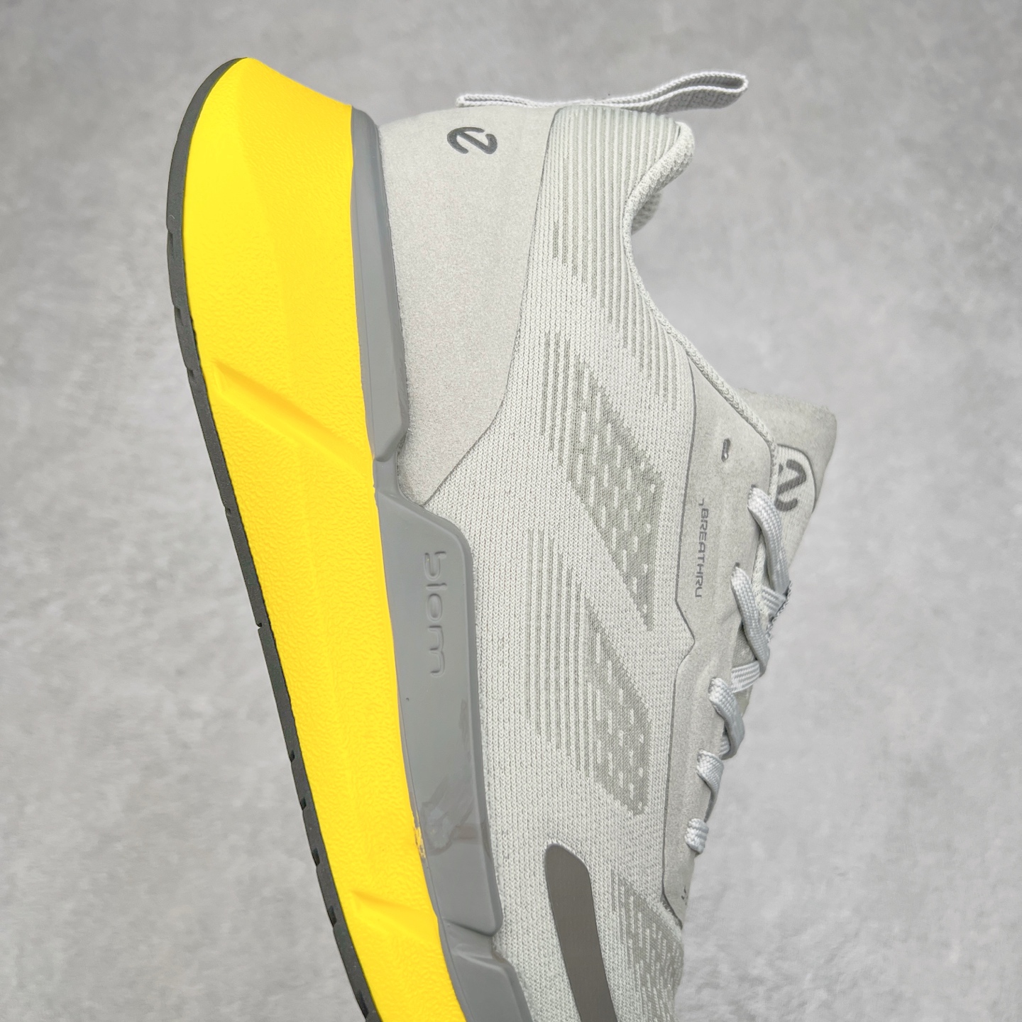 图片[6]-Ecco爱步男鞋新款运动鞋 跑鞋厚底增高老爹鞋 驱动系列全新款式 拼色拼接鞋面 时尚有型 牛皮与纺织品拼接 脚感舒适 出街有型 贴心套脚系带设计 舒适包裹双足 柔软细腻，亲肤透气 以摩托车粗犷胎纹为灵感 PU大底提供牵引性和支撑性 耐磨防滑提升稳定性 轻盈鞋底 舒适耐穿 户外出行 肆意洒脱 尺码：38 39 40 41 42 43 44（皮鞋码）-选品中心