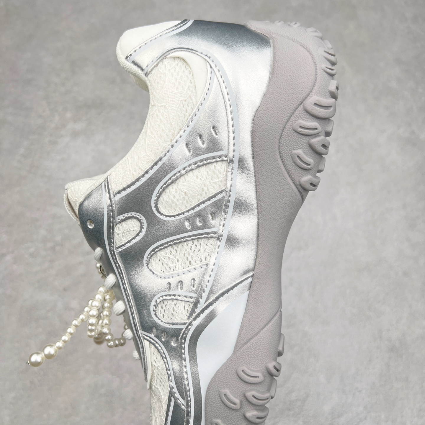 图片[7]-GG-CC Chunky Low 休闲运动老爹鞋 #广东大厂出品 完美细节 25ss早春新款 大长腿 时髦look轻松定格 不费力展现率性氛围 酷帅机能风不规则设计大底 GGcc杏银红色拼色造型设计 轻便舒适百搭 不管怎么搭都敲好看~尺码：35 36 37 38 39 40-选品中心