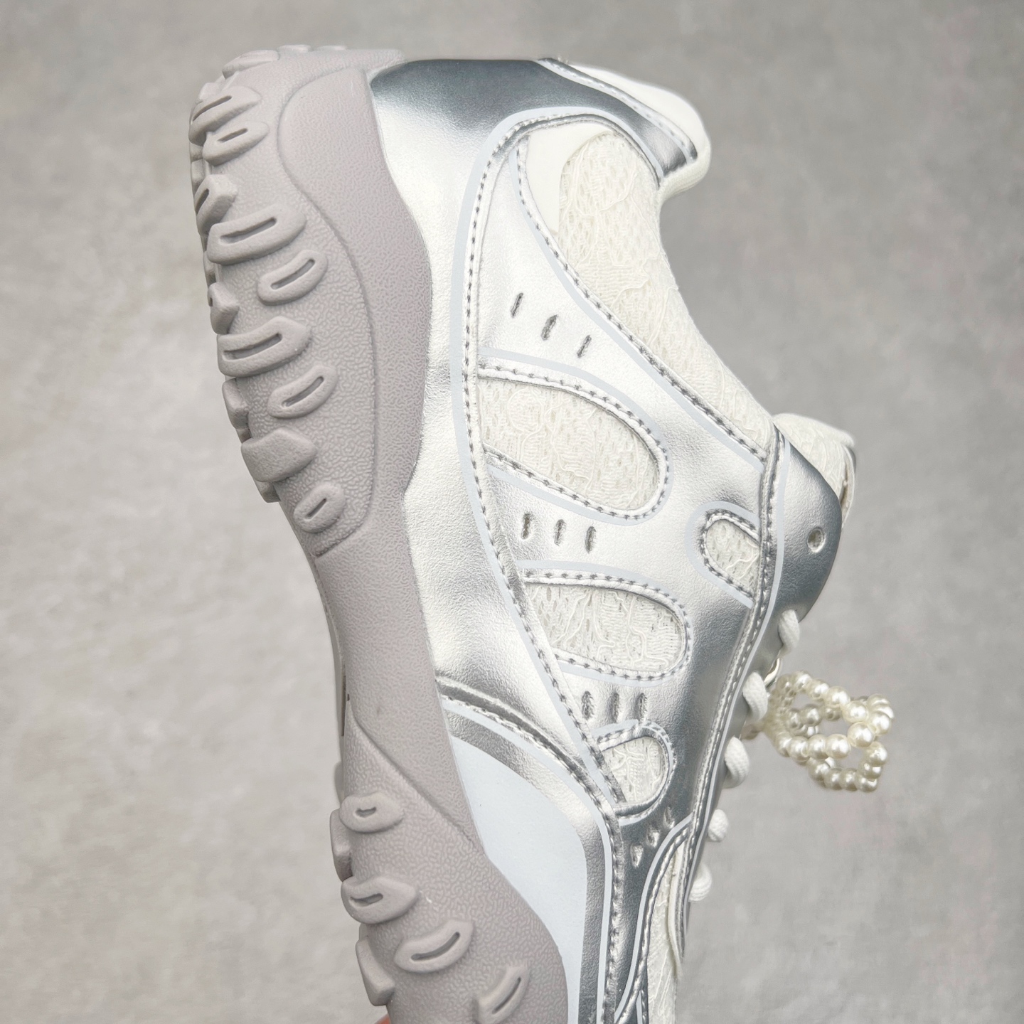 图片[6]-GG-CC Chunky Low 休闲运动老爹鞋 #广东大厂出品 完美细节 25ss早春新款 大长腿 时髦look轻松定格 不费力展现率性氛围 酷帅机能风不规则设计大底 GGcc杏银红色拼色造型设计 轻便舒适百搭 不管怎么搭都敲好看~尺码：35 36 37 38 39 40-选品中心