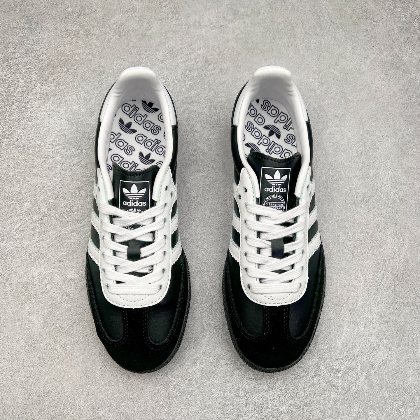 图片[2]-AD Original Samba OG 复古经典轻便板鞋 JP5282 这款桑巴鞋展示了高质量的工艺 带有装饰的超锁缝制和无缝的手感 柔软、柔软的皮革造型和标志性的3条纹完成了精致的外观 正规合身鞋带 鞋面上有绒面鞋垫 橡胶鞋底 享受正畸套筒软感 自50年代首次亮相以来就一直在赢得粉丝的青睐 尺码：36 36.5 37.5 38 38.5 39 40 40.5 41 42 42.5 43 44 44.5 45-选品中心