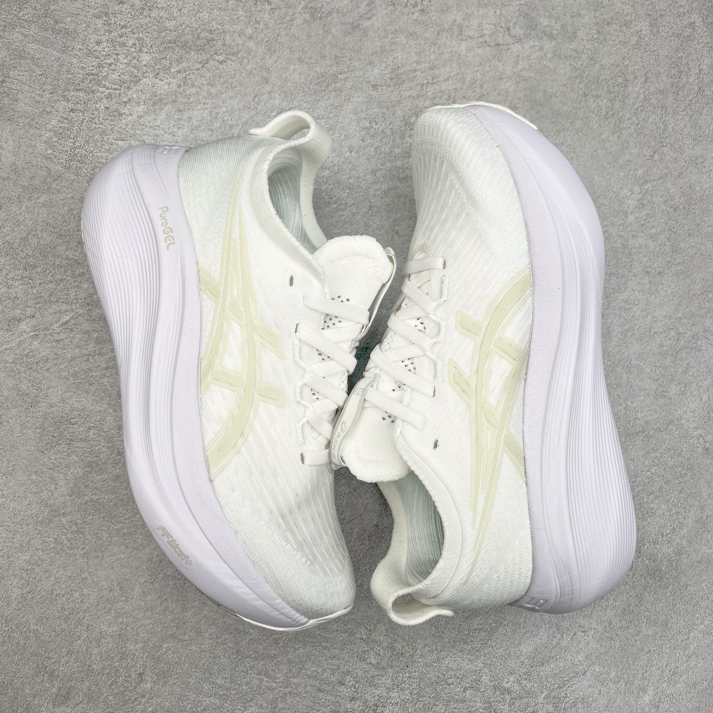 图片[3]-Asics GEL-Nimbus 27 亚瑟士缓震跑鞋 近年复古风潮的势头很旺 ASICS一直坚信保持身体的健康与活力是打造健康快乐的生活方式的最佳途径 ASICS为复古鞋型注入新设计 为玩家的街头穿搭提供了更多可能 GEL-NIMBUSTM9运动鞋最初是为中立和仰卧跑步者设计的长距离训练器 采用原始材料和关键细节重新设计 其Y2K时代的工业外观也被大胆的对比和色块所抵消 尺码：36 36.5 37.5 38 38.5 39 40 40.5 41.5 42 42.5 43.5 44 44.5 45-选品中心