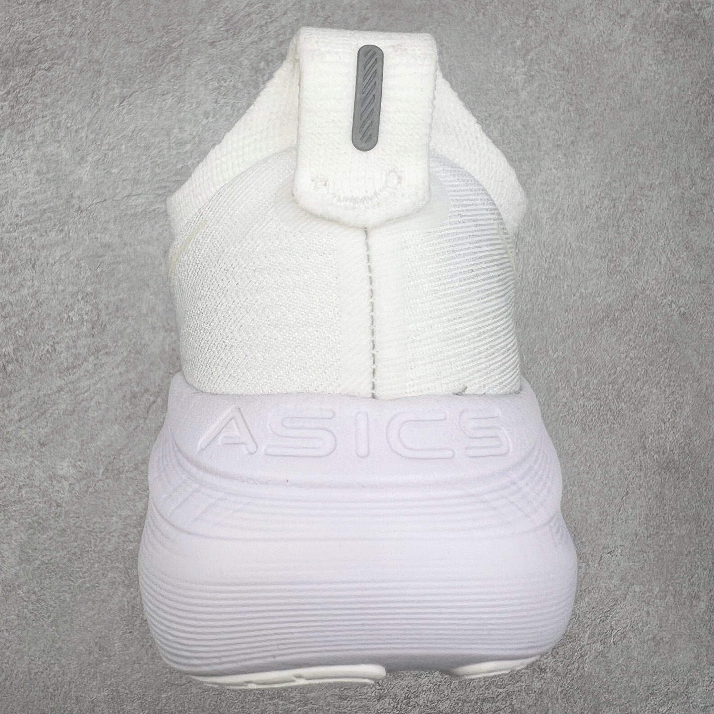 图片[8]-Asics GEL-Nimbus 27 亚瑟士缓震跑鞋 近年复古风潮的势头很旺 ASICS一直坚信保持身体的健康与活力是打造健康快乐的生活方式的最佳途径 ASICS为复古鞋型注入新设计 为玩家的街头穿搭提供了更多可能 GEL-NIMBUSTM9运动鞋最初是为中立和仰卧跑步者设计的长距离训练器 采用原始材料和关键细节重新设计 其Y2K时代的工业外观也被大胆的对比和色块所抵消 尺码：36 36.5 37.5 38 38.5 39 40 40.5 41.5 42 42.5 43.5 44 44.5 45-选品中心