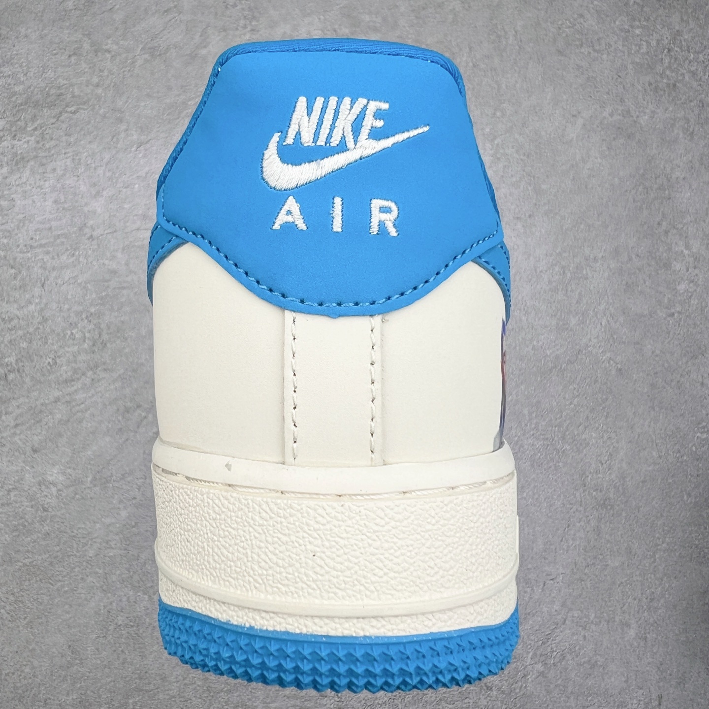 图片[8]-NK Air Force 1´07 Low 空军一号低帮百搭休闲运动板鞋 DF0188-049 柔软、弹性十足的缓震性能和出色的中底设计 横跨复古与现代的外型结合 造就出风靡全球 三十多年的Force 1 直到今天还深受青睐 实拍调校N版已经零色差零失真 百分百还原实物色彩所见即所得 不存在货不对板色差等低级问题 选购参考实物拍摄 不混卖不参货 只用心做好货严格选品 承诺混一赔十 尺码：36 36.5 37.5 38 38.5 39 40 40.5 41 42 42.5 43 44 44.5 45-选品中心