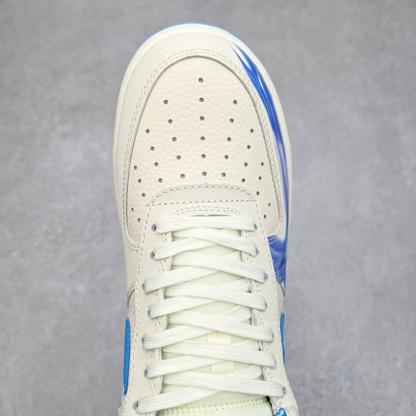 图片[4]-NK Air Force 1´07 Low 空军一号低帮百搭休闲运动板鞋 DF0188-049 柔软、弹性十足的缓震性能和出色的中底设计 横跨复古与现代的外型结合 造就出风靡全球 三十多年的Force 1 直到今天还深受青睐 实拍调校N版已经零色差零失真 百分百还原实物色彩所见即所得 不存在货不对板色差等低级问题 选购参考实物拍摄 不混卖不参货 只用心做好货严格选品 承诺混一赔十 尺码：36 36.5 37.5 38 38.5 39 40 40.5 41 42 42.5 43 44 44.5 45-选品中心