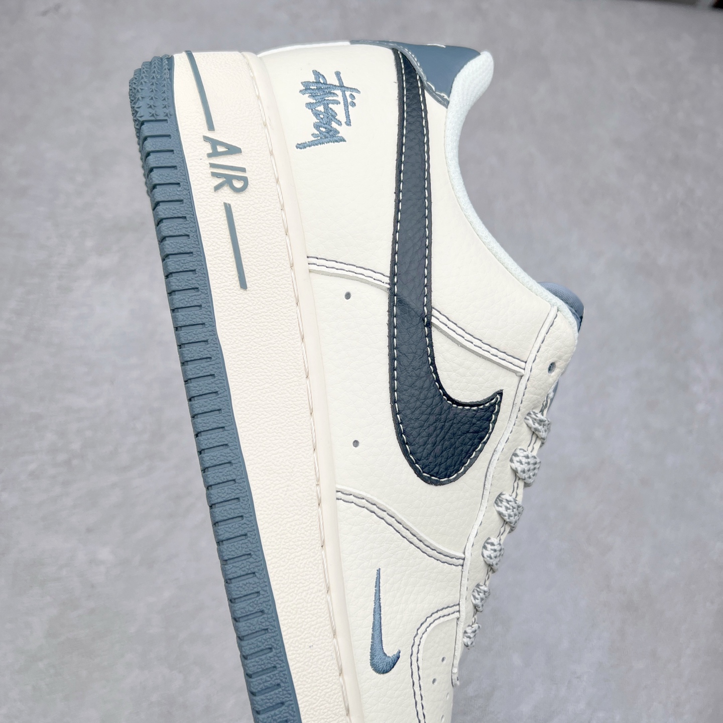 图片[6]-NK Air Force 1´07 Low 空军一号低帮百搭休闲运动板鞋 XZ6188-761 柔软、弹性十足的缓震性能和出色的中底设计 横跨复古与现代的外型结合 造就出风靡全球 三十多年的Force 1 直到今天还深受青睐 实拍调校N版已经零色差零失真 百分百还原实物色彩所见即所得 不存在货不对板色差等低级问题 选购参考实物拍摄 不混卖不参货 只用心做好货严格选品 承诺混一赔十 尺码：36 36.5 37.5 38 38.5 39 40 40.5 41 42 42.5 43 44 44.5 45-选品中心