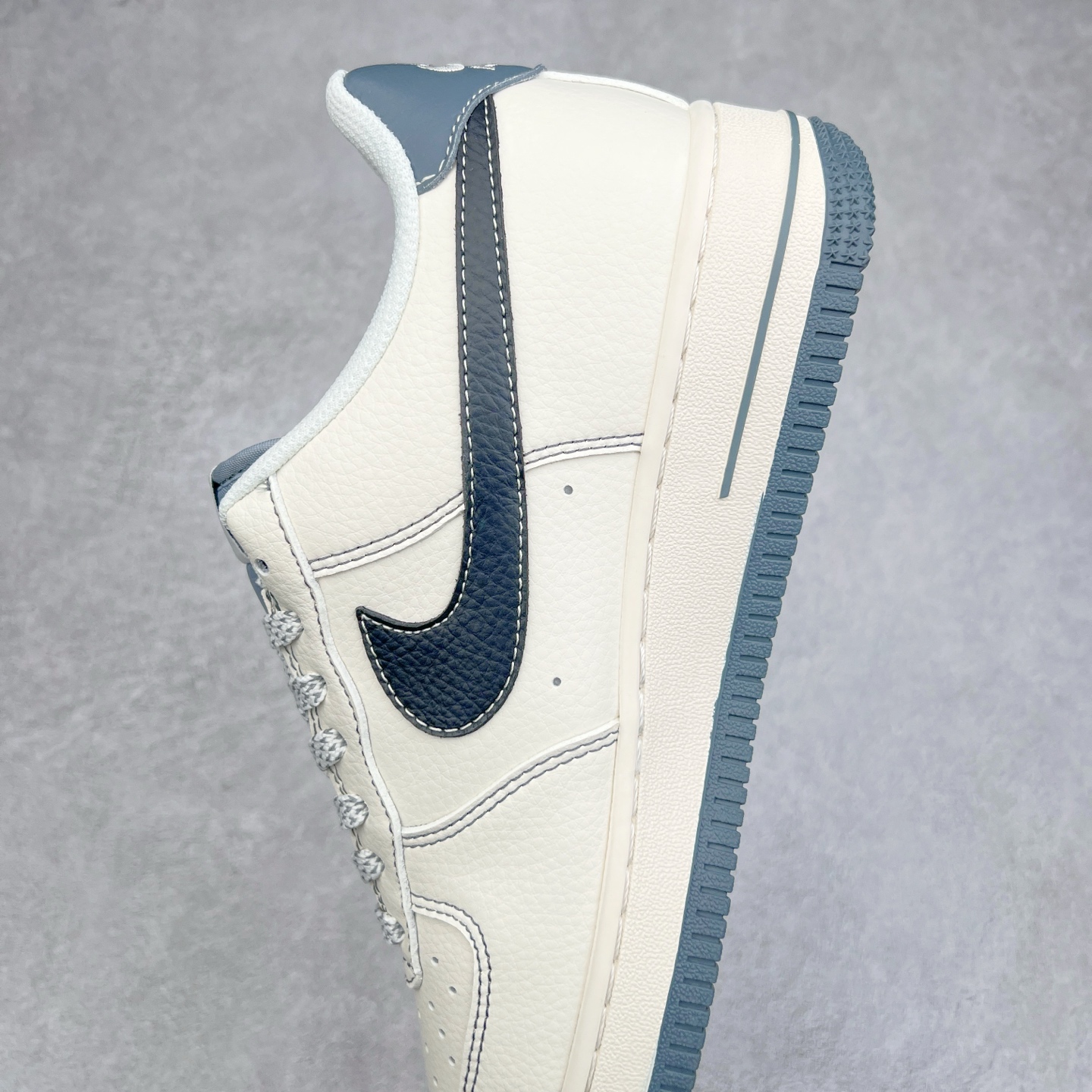 图片[7]-NK Air Force 1´07 Low 空军一号低帮百搭休闲运动板鞋 XZ6188-761 柔软、弹性十足的缓震性能和出色的中底设计 横跨复古与现代的外型结合 造就出风靡全球 三十多年的Force 1 直到今天还深受青睐 实拍调校N版已经零色差零失真 百分百还原实物色彩所见即所得 不存在货不对板色差等低级问题 选购参考实物拍摄 不混卖不参货 只用心做好货严格选品 承诺混一赔十 尺码：36 36.5 37.5 38 38.5 39 40 40.5 41 42 42.5 43 44 44.5 45-选品中心