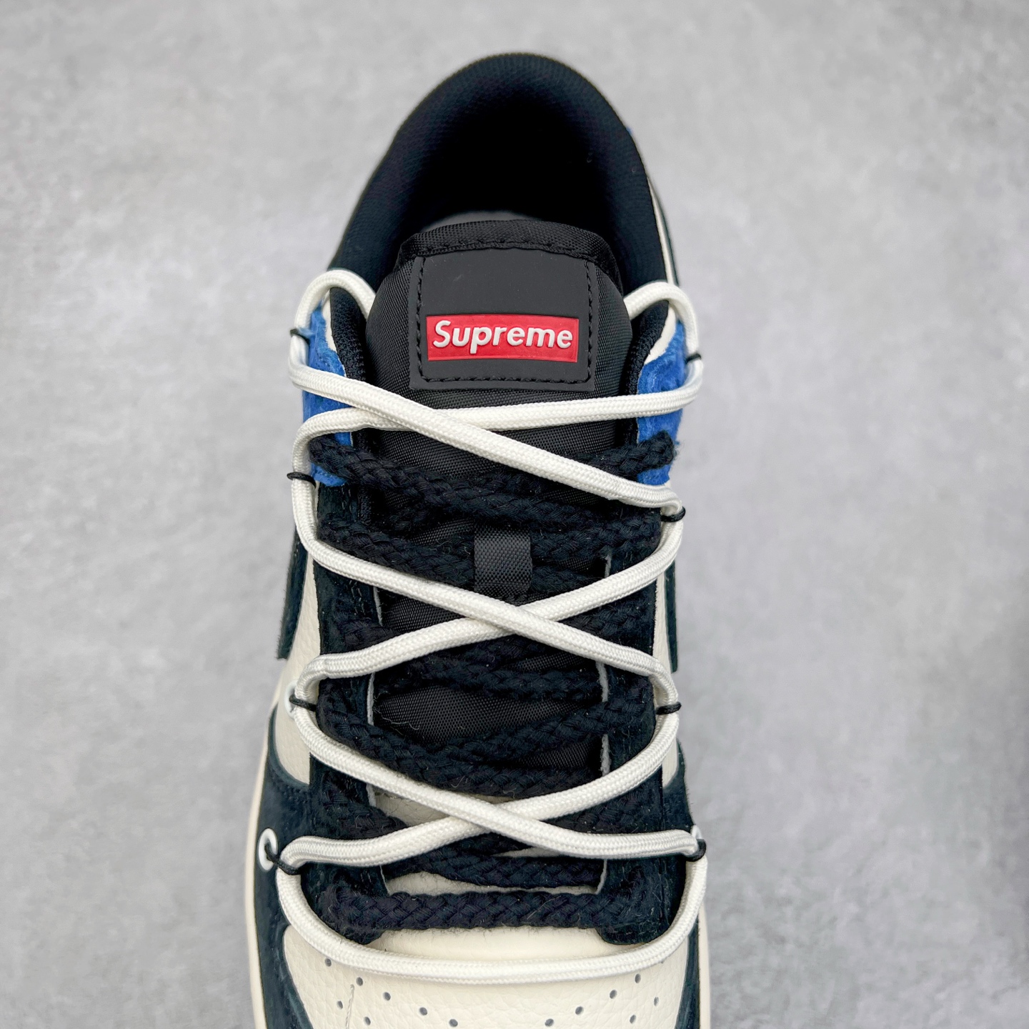 图片[5]-NK Dunk Low 定制配色 YX5066-271 大厂出品 极力推荐 原装头层材料 独家版型蒸餾加工帶來的是更好的视觉和脚感体验大厂纯原品质出货 清洁度 电绣工艺 皮料切割干净无任何毛边 细节完美 实拍调校N版已经零色差零失真 百分百还原实物色彩所见即所得 不存在货不对板色差等低级问题 选购参考实物拍摄 不混卖不参货 只用心做好货严格选品 承诺混一赔十 尺码：36 36.5 37.5 38 38.5 39 40 40.5 41 42 42.5 43 44 44.5 45-选品中心