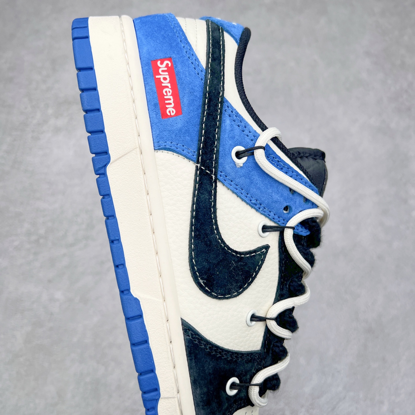 图片[6]-NK Dunk Low 定制配色 YX5066-271 大厂出品 极力推荐 原装头层材料 独家版型蒸餾加工帶來的是更好的视觉和脚感体验大厂纯原品质出货 清洁度 电绣工艺 皮料切割干净无任何毛边 细节完美 实拍调校N版已经零色差零失真 百分百还原实物色彩所见即所得 不存在货不对板色差等低级问题 选购参考实物拍摄 不混卖不参货 只用心做好货严格选品 承诺混一赔十 尺码：36 36.5 37.5 38 38.5 39 40 40.5 41 42 42.5 43 44 44.5 45-选品中心