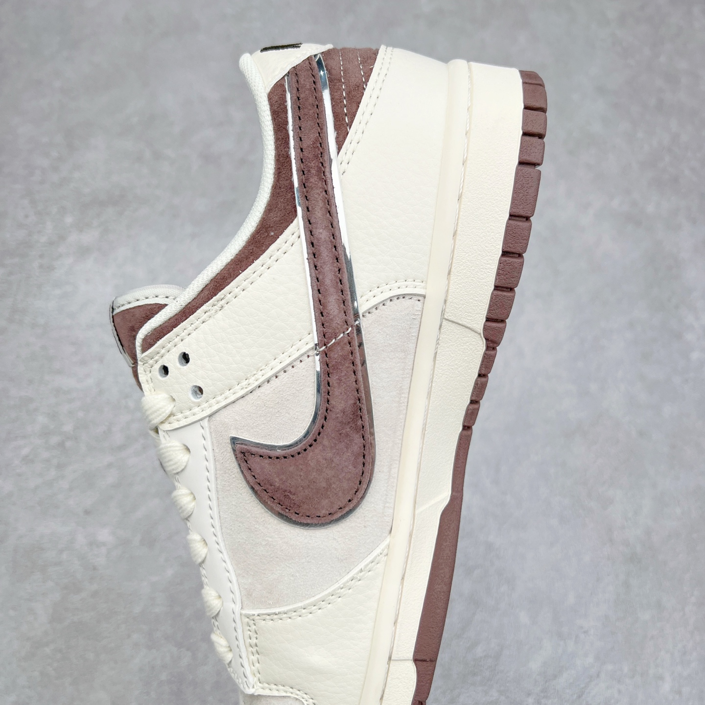 图片[7]-NK Dunk Low 定制配色 DQ1098-515 大厂出品 极力推荐 原装头层材料 独家版型蒸餾加工帶來的是更好的视觉和脚感体验大厂纯原品质出货 清洁度 电绣工艺 皮料切割干净无任何毛边 细节完美 实拍调校N版已经零色差零失真 百分百还原实物色彩所见即所得 不存在货不对板色差等低级问题 选购参考实物拍摄 不混卖不参货 只用心做好货严格选品 承诺混一赔十 尺码：36 36.5 37.5 38 38.5 39 40 40.5 41 42 42.5 43 44 44.5 45-选品中心