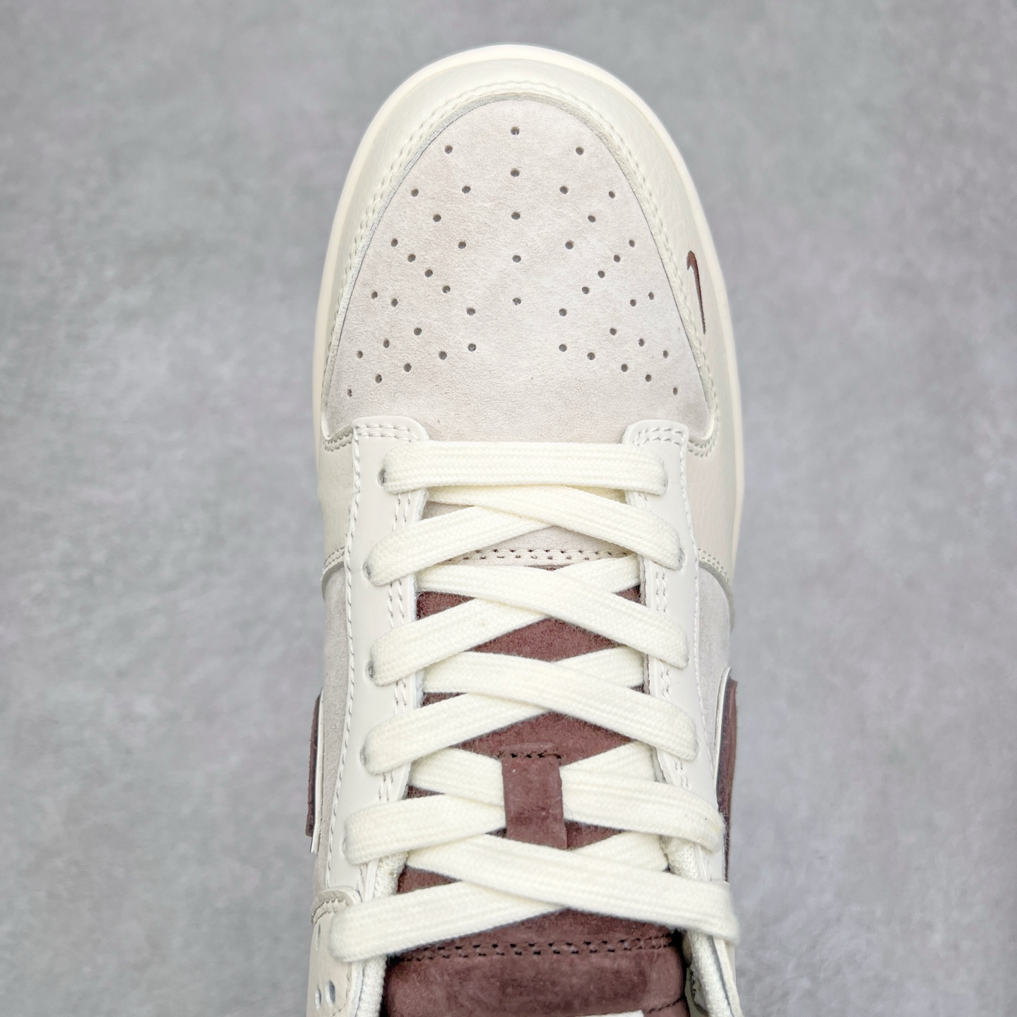 图片[4]-NK Dunk Low 定制配色 DQ1098-515 大厂出品 极力推荐 原装头层材料 独家版型蒸餾加工帶來的是更好的视觉和脚感体验大厂纯原品质出货 清洁度 电绣工艺 皮料切割干净无任何毛边 细节完美 实拍调校N版已经零色差零失真 百分百还原实物色彩所见即所得 不存在货不对板色差等低级问题 选购参考实物拍摄 不混卖不参货 只用心做好货严格选品 承诺混一赔十 尺码：36 36.5 37.5 38 38.5 39 40 40.5 41 42 42.5 43 44 44.5 45-选品中心