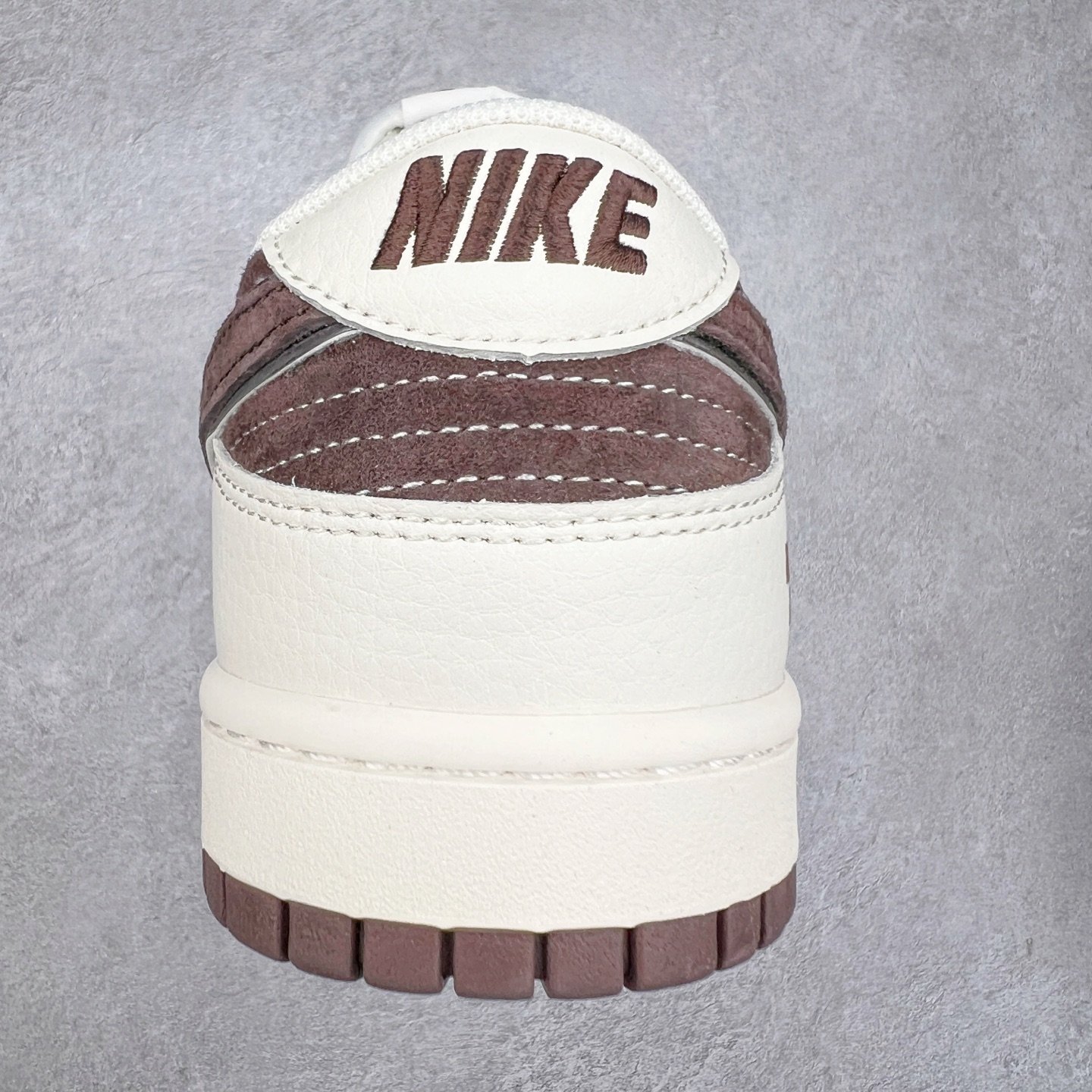 图片[8]-NK Dunk Low 定制配色 DQ1098-515 大厂出品 极力推荐 原装头层材料 独家版型蒸餾加工帶來的是更好的视觉和脚感体验大厂纯原品质出货 清洁度 电绣工艺 皮料切割干净无任何毛边 细节完美 实拍调校N版已经零色差零失真 百分百还原实物色彩所见即所得 不存在货不对板色差等低级问题 选购参考实物拍摄 不混卖不参货 只用心做好货严格选品 承诺混一赔十 尺码：36 36.5 37.5 38 38.5 39 40 40.5 41 42 42.5 43 44 44.5 45-选品中心