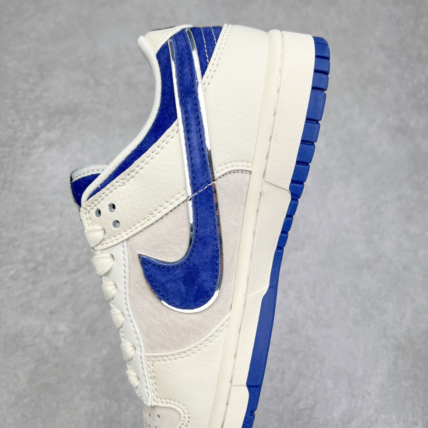 图片[7]-NK Dunk Low 定制配色 DQ1098-512 大厂出品 极力推荐 原装头层材料 独家版型蒸餾加工帶來的是更好的视觉和脚感体验大厂纯原品质出货 清洁度 电绣工艺 皮料切割干净无任何毛边 细节完美 实拍调校N版已经零色差零失真 百分百还原实物色彩所见即所得 不存在货不对板色差等低级问题 选购参考实物拍摄 不混卖不参货 只用心做好货严格选品 承诺混一赔十 尺码：36 36.5 37.5 38 38.5 39 40 40.5 41 42 42.5 43 44 44.5 45-选品中心