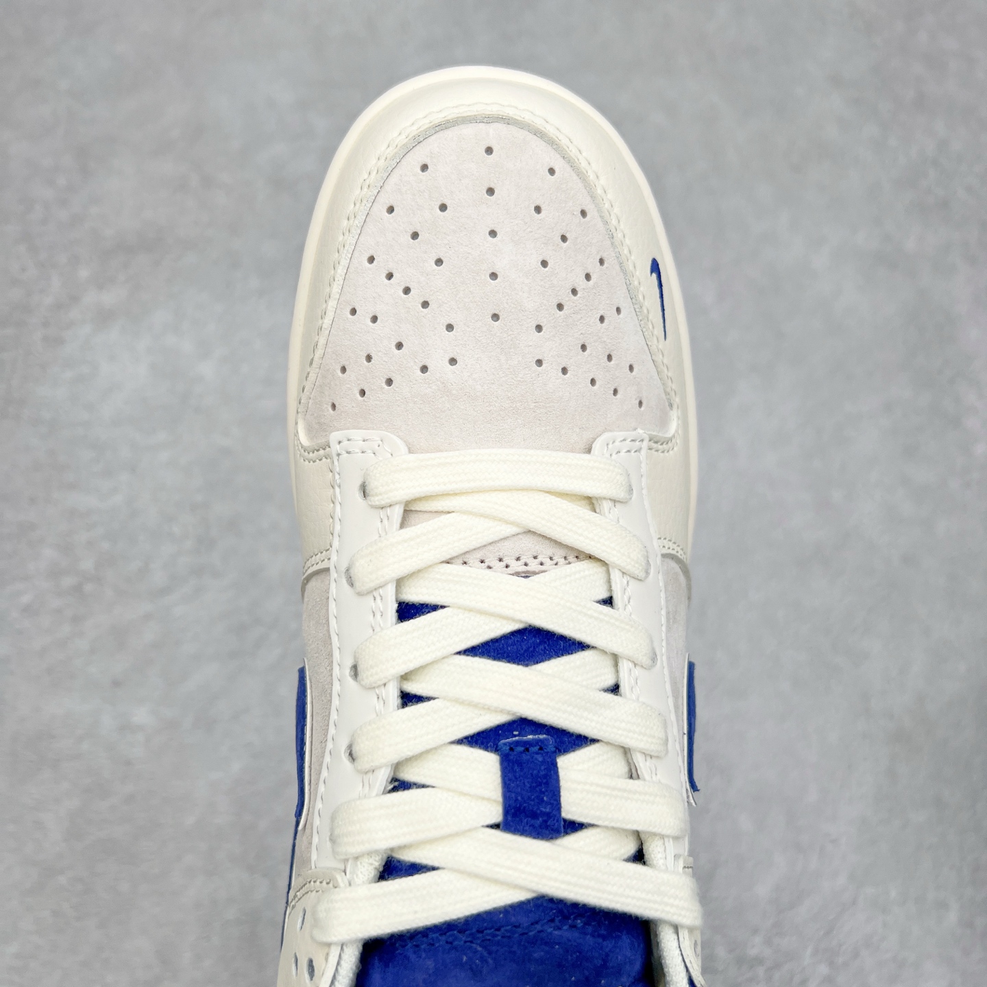 图片[4]-NK Dunk Low 定制配色 DQ1098-512 大厂出品 极力推荐 原装头层材料 独家版型蒸餾加工帶來的是更好的视觉和脚感体验大厂纯原品质出货 清洁度 电绣工艺 皮料切割干净无任何毛边 细节完美 实拍调校N版已经零色差零失真 百分百还原实物色彩所见即所得 不存在货不对板色差等低级问题 选购参考实物拍摄 不混卖不参货 只用心做好货严格选品 承诺混一赔十 尺码：36 36.5 37.5 38 38.5 39 40 40.5 41 42 42.5 43 44 44.5 45-选品中心