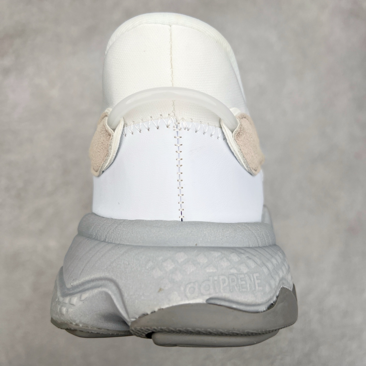 图片[8]-AD Originals OZWEEGO 简版椰子3M反光皮面水管复古老爹鞋 鞋面透气织物与出众皮革相互拼接 营造丰富层次 中底 adiPRENE+ 则提供穿着过程中的优良支撑 进一步提升舒适度 特别之处在于后跟半透明导管加持 个性又独特 最后辅以醒目色调营造强烈视觉反差 不凡的吸睛效果让人过目难忘 尺码：36 36.5 37 38 38.5 39 40 40.5 41 42 42.5 43 44 44.5 45-选品中心