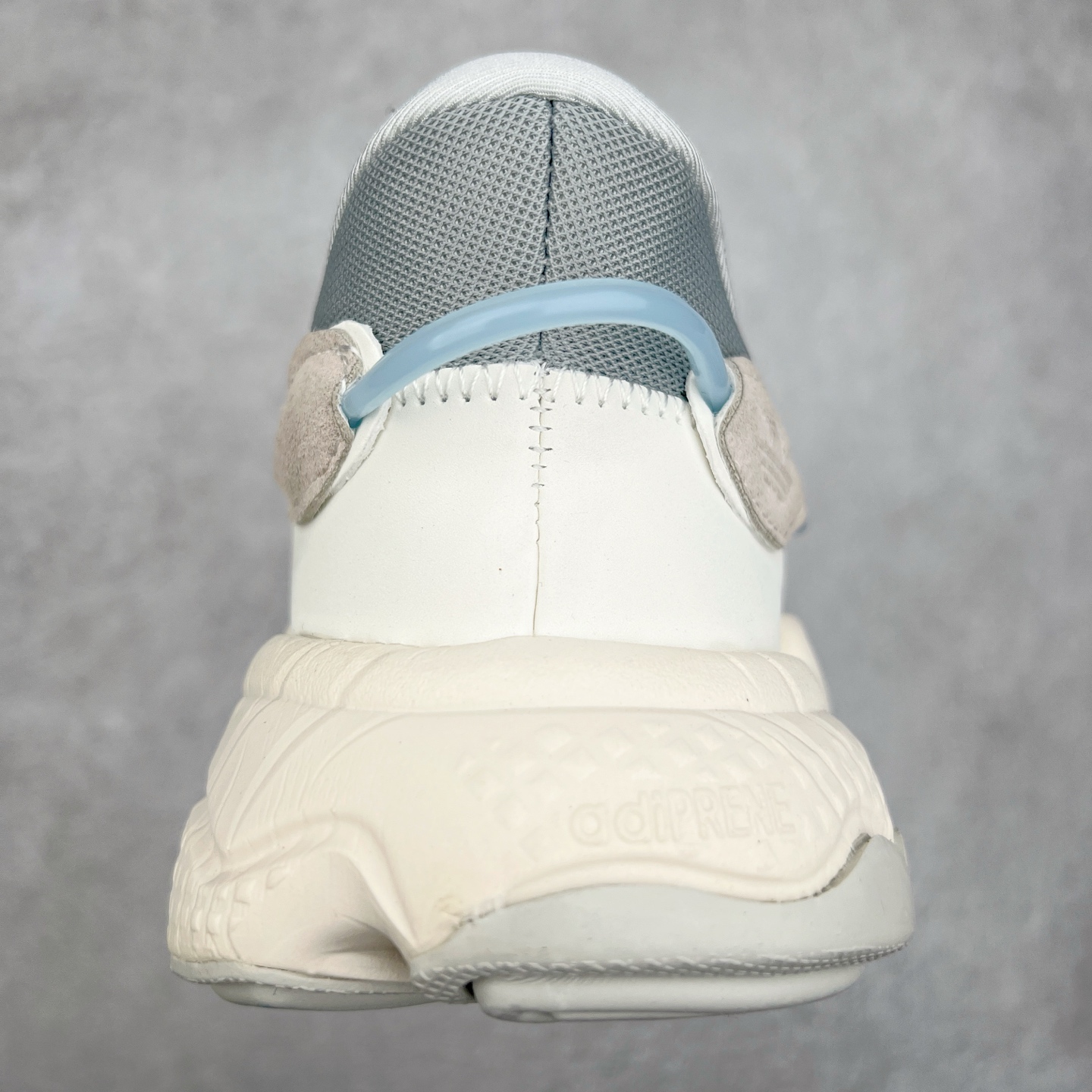 图片[8]-AD Originals OZWEEGO 简版椰子3M反光皮面水管复古老爹鞋 鞋面透气织物与出众皮革相互拼接 营造丰富层次 中底 adiPRENE+ 则提供穿着过程中的优良支撑 进一步提升舒适度 特别之处在于后跟半透明导管加持 个性又独特 最后辅以醒目色调营造强烈视觉反差 不凡的吸睛效果让人过目难忘 尺码：36 36.5 37 38 38.5 39 40 40.5 41 42 42.5 43 44 44.5 45-选品中心