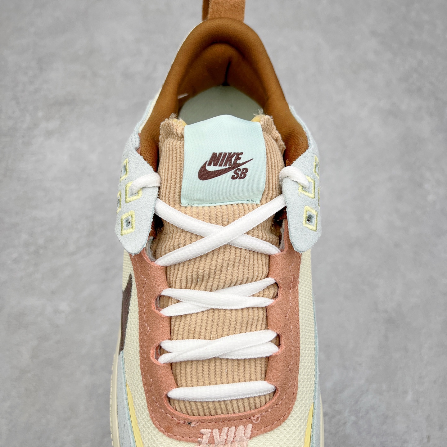 图片[5]-NK SB Day One 低帮休闲板鞋 HQ3475-121 鞋款搭载Air Zoom缓震气垫，采用包边结构工艺轻盈柔韧，缔造非凡触板感。织物材料，舒适出众 翻毛皮覆面经久耐穿，塑就挚爱踢板体验。尺码：35.5 36 36.5 37.5 38 38.5 39 40 40.5 41 42 42.5 43 44 44.5 45-选品中心