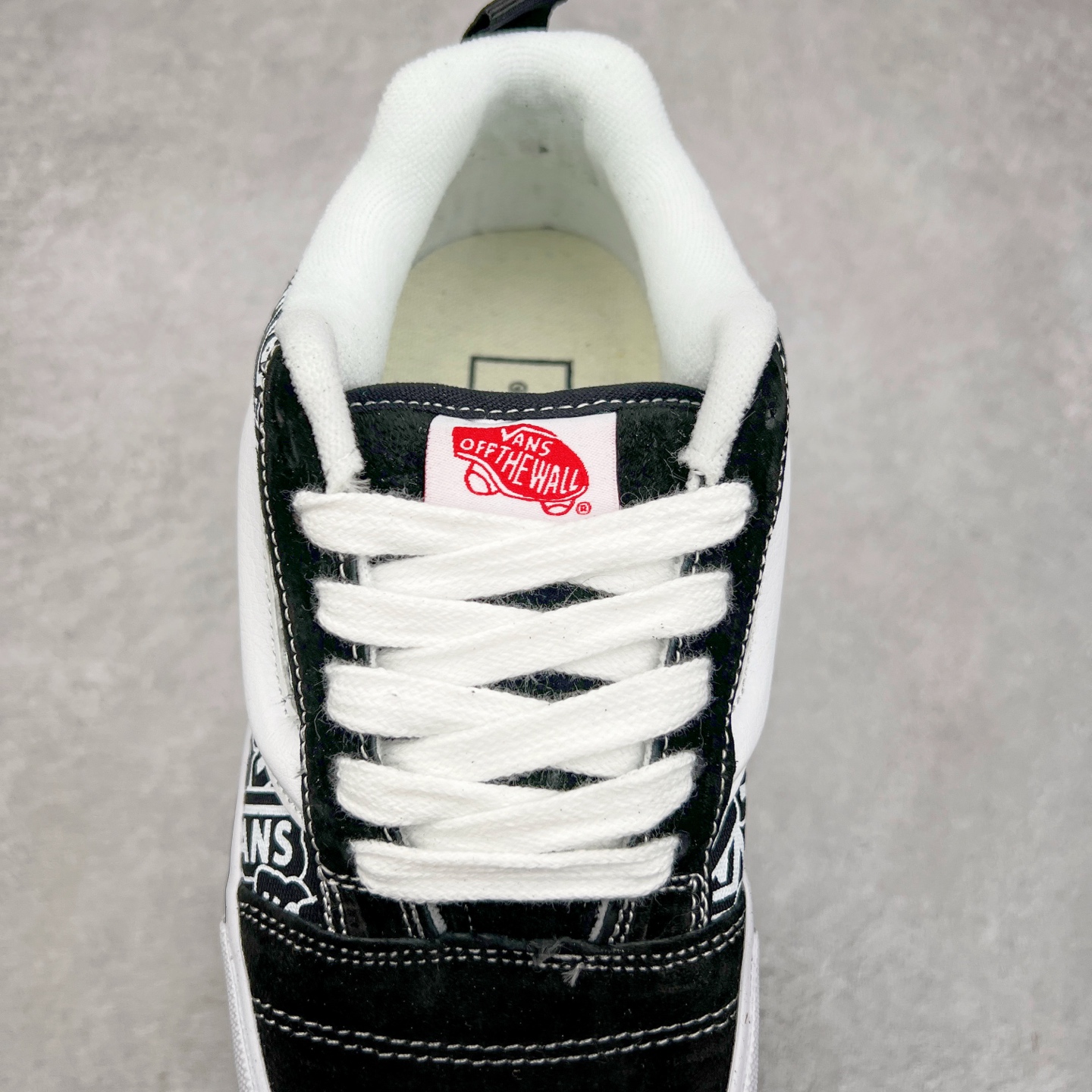 图片[5]-Vans Knu Skool 黑白涂鸦 舒适时尚防滑耐磨复古休闲面包鞋 大Logo可涂鸦面包鞋 随心所欲定制（涂抹后不接受退换） 尺码：35 36 36.5 37 38 38.5 39 40 40.5 41 42 42.5 43 44 45-选品中心