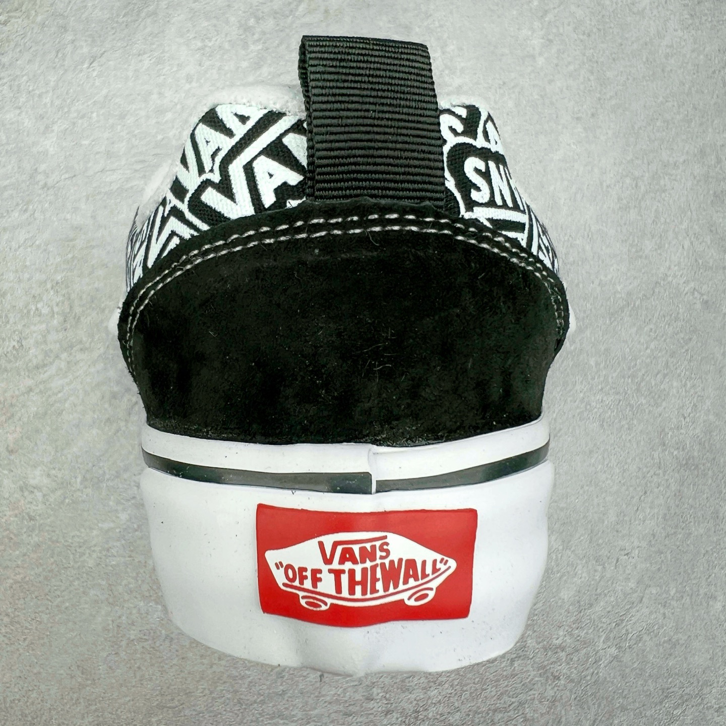 图片[8]-Vans Knu Skool 黑白涂鸦 舒适时尚防滑耐磨复古休闲面包鞋 大Logo可涂鸦面包鞋 随心所欲定制（涂抹后不接受退换） 尺码：35 36 36.5 37 38 38.5 39 40 40.5 41 42 42.5 43 44 45-选品中心