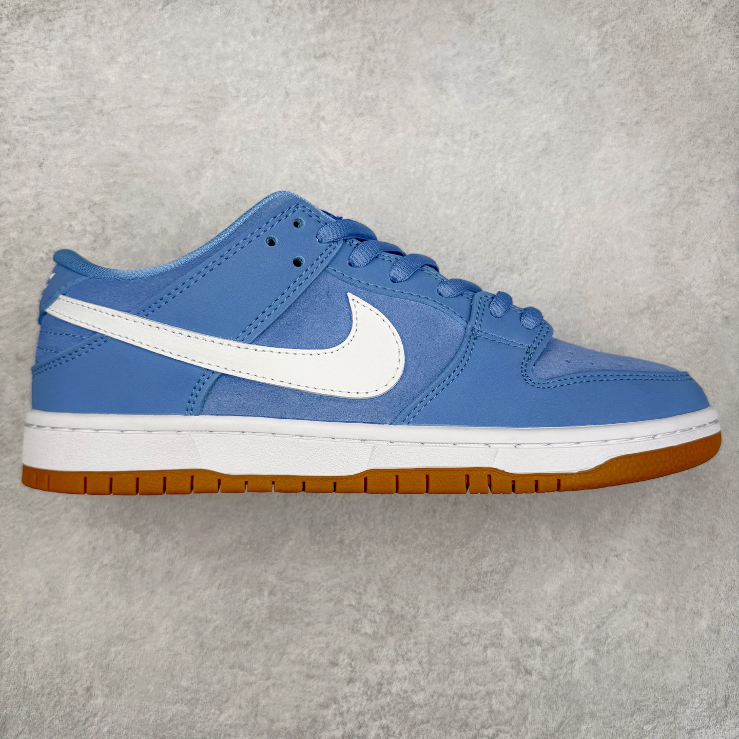 ＃F版 NK SB Dunk Low FJ1674-401 性价比王者 极限压缩利润空间 超乎所想的高性价比 用料绝不含糊 原盒原配 正确耐磨橡胶大底 超高清洁度 全鞋零毛边皮料切割 全套原楦原模倾力打造完美版型 尺码：36 36.5 37.5 38 38.5 39 40 40.5 41 42 42.5 43 44 44.5 45 46 47.5-选品中心