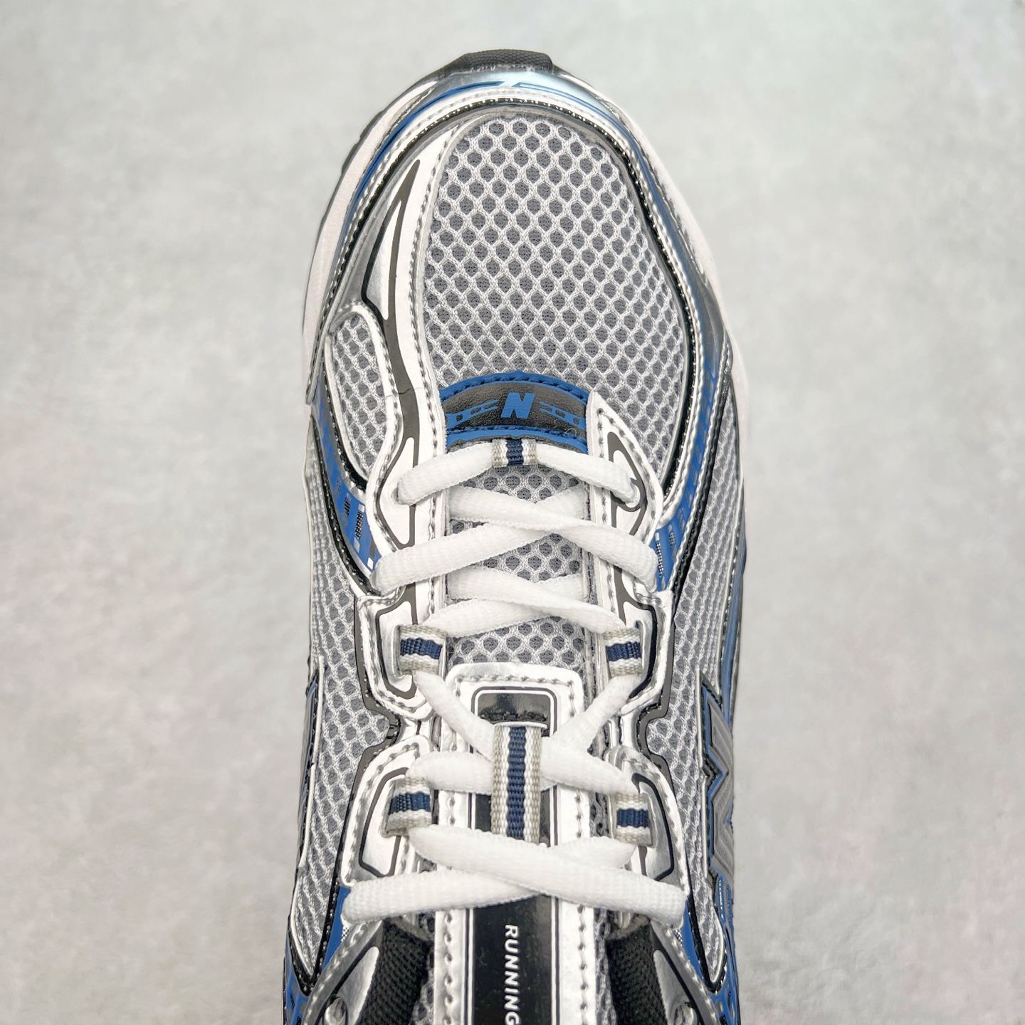 图片[4]-New Balance MR740 NB新百伦系列复古老爹风休闲运动慢跑鞋 采用轻质牛剖革拼接透气网眼衬垫织物鞋面材质 T-Beam大底提供足步弓支撑 保持步态稳定#后跟搭载外露缓震胶 鞋身整体以各种深浅不一的灰色覆盖 鞋头以淡蓝色调装饰，网眼衬垫通过不规律的色块实现做旧的美感 泛黄的鞋底更是进一步增添了复古气息 尺码：36 37 37.5 38 38.5 39.5 40 40.5 41.5 42 42.5 43 44 44.5 45-选品中心