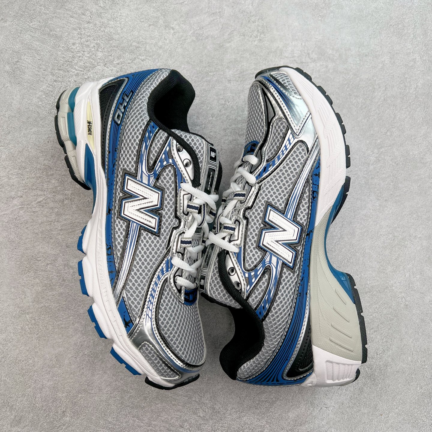 图片[3]-New Balance MR740 NB新百伦系列复古老爹风休闲运动慢跑鞋 采用轻质牛剖革拼接透气网眼衬垫织物鞋面材质 T-Beam大底提供足步弓支撑 保持步态稳定#后跟搭载外露缓震胶 鞋身整体以各种深浅不一的灰色覆盖 鞋头以淡蓝色调装饰，网眼衬垫通过不规律的色块实现做旧的美感 泛黄的鞋底更是进一步增添了复古气息 尺码：36 37 37.5 38 38.5 39.5 40 40.5 41.5 42 42.5 43 44 44.5 45-选品中心