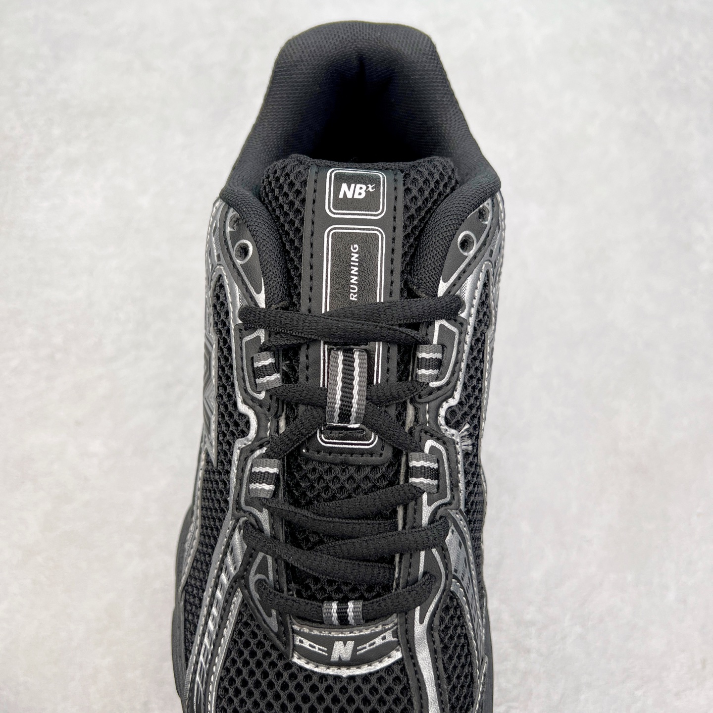 图片[5]-New Balance MR740 NB新百伦系列复古老爹风休闲运动慢跑鞋 采用轻质牛剖革拼接透气网眼衬垫织物鞋面材质 T-Beam大底提供足步弓支撑 保持步态稳定#后跟搭载外露缓震胶 鞋身整体以各种深浅不一的灰色覆盖 鞋头以淡蓝色调装饰，网眼衬垫通过不规律的色块实现做旧的美感 泛黄的鞋底更是进一步增添了复古气息 尺码：36 37 37.5 38 38.5 39.5 40 40.5 41.5 42 42.5 43 44 44.5 45-选品中心