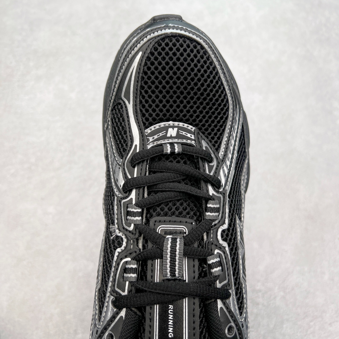 图片[4]-New Balance MR740 NB新百伦系列复古老爹风休闲运动慢跑鞋 采用轻质牛剖革拼接透气网眼衬垫织物鞋面材质 T-Beam大底提供足步弓支撑 保持步态稳定#后跟搭载外露缓震胶 鞋身整体以各种深浅不一的灰色覆盖 鞋头以淡蓝色调装饰，网眼衬垫通过不规律的色块实现做旧的美感 泛黄的鞋底更是进一步增添了复古气息 尺码：36 37 37.5 38 38.5 39.5 40 40.5 41.5 42 42.5 43 44 44.5 45-选品中心