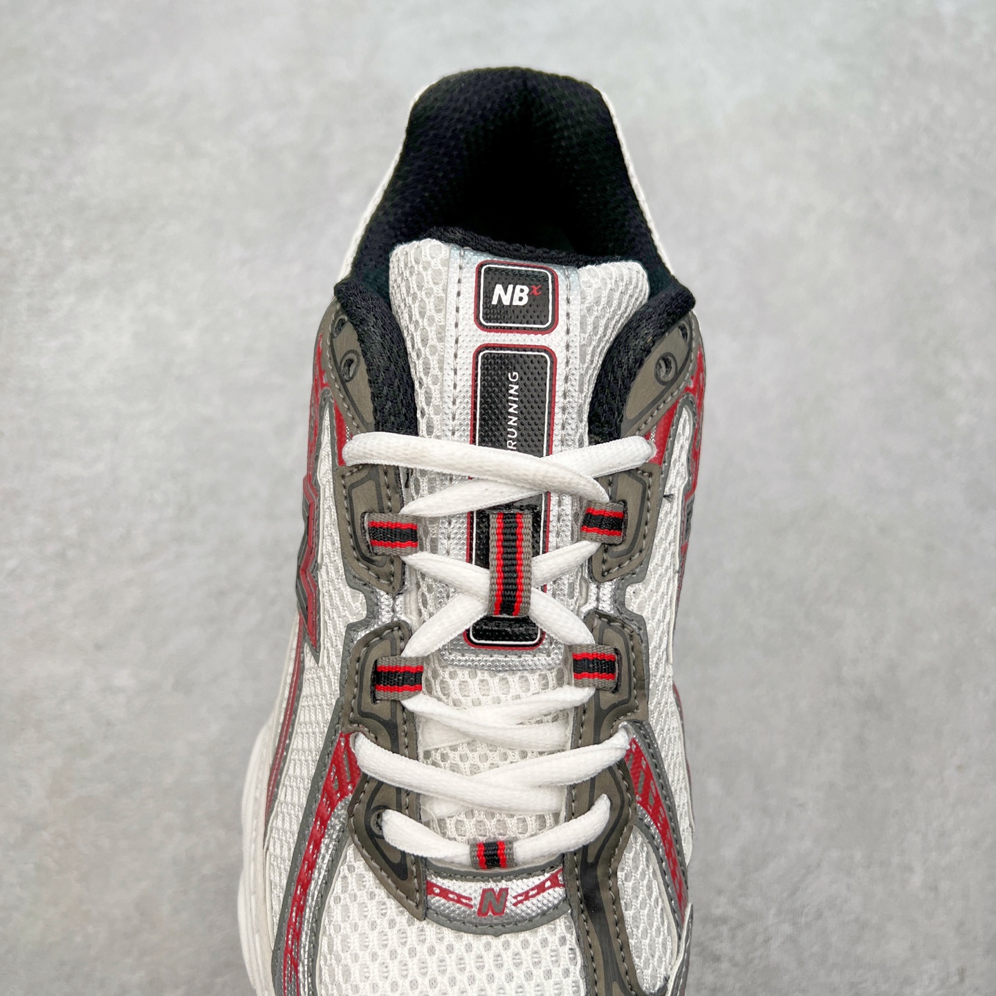 图片[5]-New Balance MR740 NB新百伦系列复古老爹风休闲运动慢跑鞋 采用轻质牛剖革拼接透气网眼衬垫织物鞋面材质 T-Beam大底提供足步弓支撑 保持步态稳定#后跟搭载外露缓震胶 鞋身整体以各种深浅不一的灰色覆盖 鞋头以淡蓝色调装饰，网眼衬垫通过不规律的色块实现做旧的美感 泛黄的鞋底更是进一步增添了复古气息 尺码：36 37 37.5 38 38.5 39.5 40 40.5 41.5 42 42.5 43 44 44.5 45-选品中心