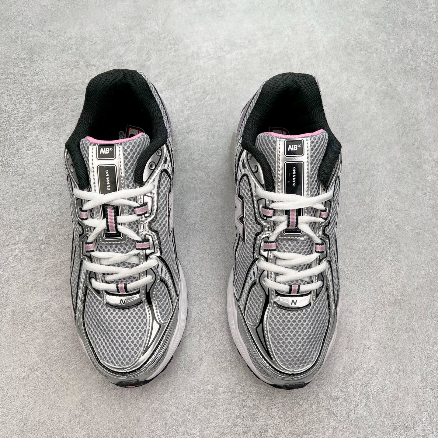 图片[2]-New Balance MR740 NB新百伦系列复古老爹风休闲运动慢跑鞋 采用轻质牛剖革拼接透气网眼衬垫织物鞋面材质 T-Beam大底提供足步弓支撑 保持步态稳定#后跟搭载外露缓震胶 鞋身整体以各种深浅不一的灰色覆盖 鞋头以淡蓝色调装饰，网眼衬垫通过不规律的色块实现做旧的美感 泛黄的鞋底更是进一步增添了复古气息 尺码：36 37 37.5 38 38.5 39.5 40 40.5 41.5 42 42.5 43 44 44.5 45-选品中心