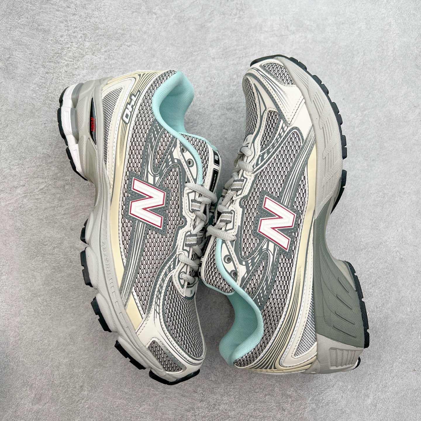 图片[3]-New Balance MR740 NB新百伦系列复古老爹风休闲运动慢跑鞋 采用轻质牛剖革拼接透气网眼衬垫织物鞋面材质 T-Beam大底提供足步弓支撑 保持步态稳定#后跟搭载外露缓震胶 鞋身整体以各种深浅不一的灰色覆盖 鞋头以淡蓝色调装饰，网眼衬垫通过不规律的色块实现做旧的美感 泛黄的鞋底更是进一步增添了复古气息 尺码：36 37 37.5 38 38.5 39.5 40 40.5 41.5 42 42.5 43 44 44.5 45-选品中心