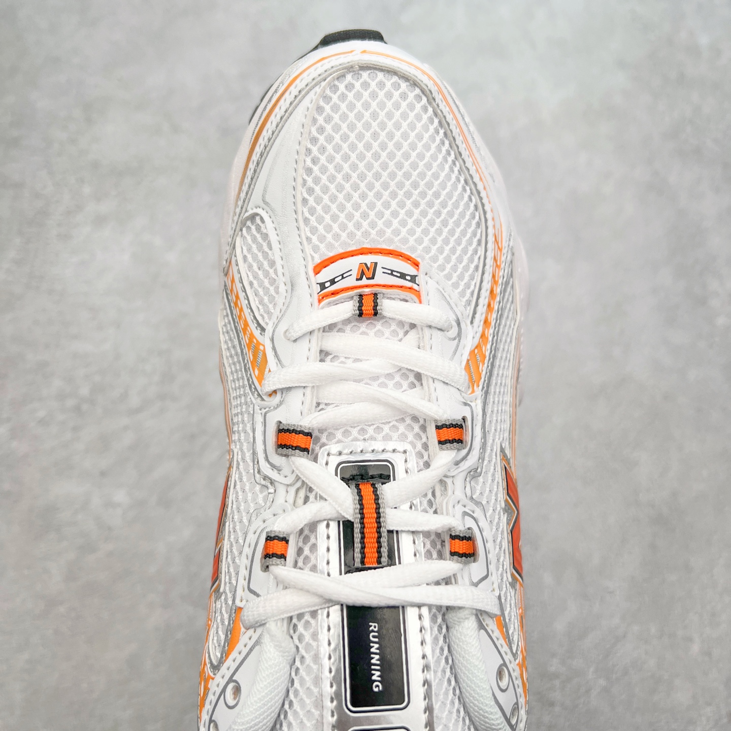 图片[4]-New Balance MR740 NB新百伦系列复古老爹风休闲运动慢跑鞋 采用轻质牛剖革拼接透气网眼衬垫织物鞋面材质 T-Beam大底提供足步弓支撑 保持步态稳定#后跟搭载外露缓震胶 鞋身整体以各种深浅不一的灰色覆盖 鞋头以淡蓝色调装饰，网眼衬垫通过不规律的色块实现做旧的美感 泛黄的鞋底更是进一步增添了复古气息 尺码：36 37 37.5 38 38.5 39.5 40 40.5 41.5 42 42.5 43 44 44.5 45-选品中心