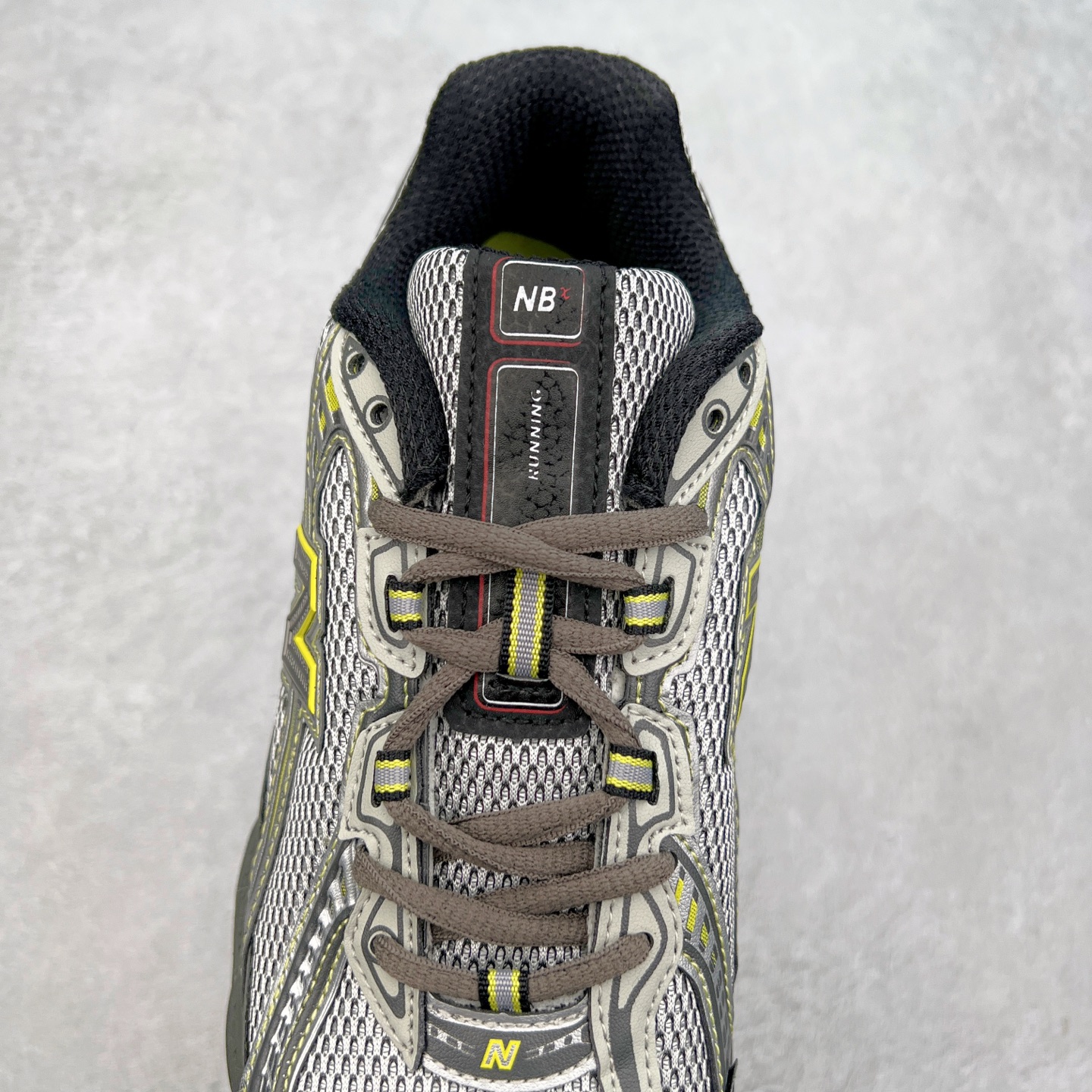 图片[5]-New Balance MR740 NB新百伦系列复古老爹风休闲运动慢跑鞋 采用轻质牛剖革拼接透气网眼衬垫织物鞋面材质 T-Beam大底提供足步弓支撑 保持步态稳定#后跟搭载外露缓震胶 鞋身整体以各种深浅不一的灰色覆盖 鞋头以淡蓝色调装饰，网眼衬垫通过不规律的色块实现做旧的美感 泛黄的鞋底更是进一步增添了复古气息 尺码：36 37 37.5 38 38.5 39.5 40 40.5 41.5 42 42.5 43 44 44.5 45-选品中心