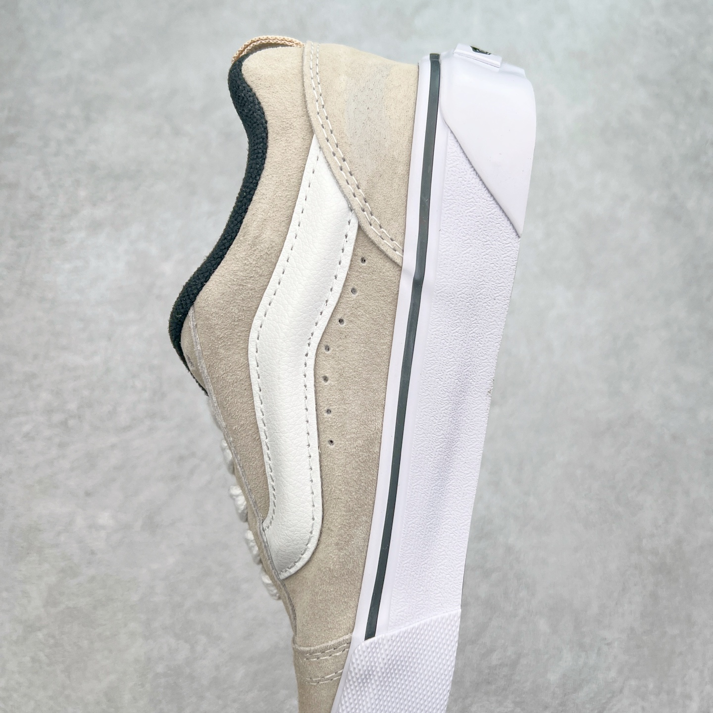 图片[7]-Vans Knu Skool 米灰黑 官方新款 复古休闲胖胖面包鞋 肥胖版大LOGO原版全皮猪八面料 尺码：35 36 36.5 37 38 38.5 39 40 40.5 41 42 42.5 43 44 45 工艺：硫化1：1（重量1：1、真标、原钢印、材质标、鞋型标、合格证）-选品中心