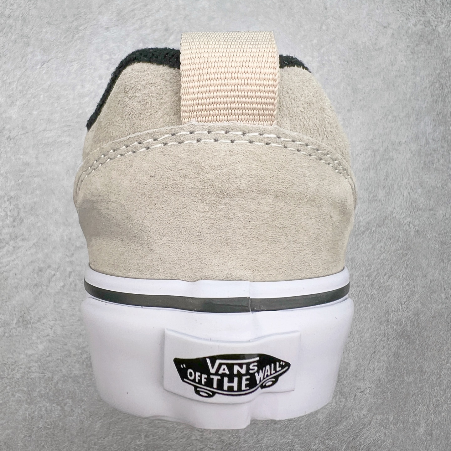 图片[8]-Vans Knu Skool 米灰黑 官方新款 复古休闲胖胖面包鞋 肥胖版大LOGO原版全皮猪八面料 尺码：35 36 36.5 37 38 38.5 39 40 40.5 41 42 42.5 43 44 45 工艺：硫化1：1（重量1：1、真标、原钢印、材质标、鞋型标、合格证）-选品中心