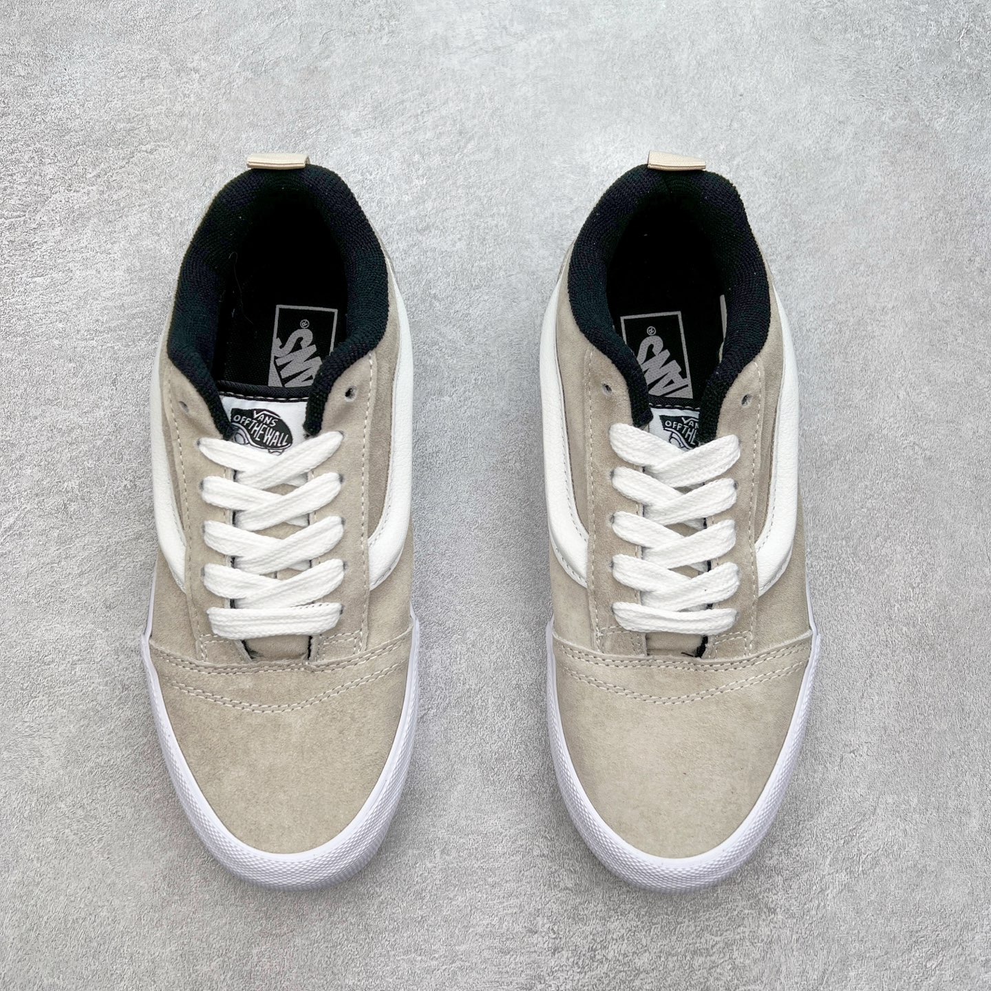 图片[2]-Vans Knu Skool 米灰黑 官方新款 复古休闲胖胖面包鞋 肥胖版大LOGO原版全皮猪八面料 尺码：35 36 36.5 37 38 38.5 39 40 40.5 41 42 42.5 43 44 45 工艺：硫化1：1（重量1：1、真标、原钢印、材质标、鞋型标、合格证）-选品中心