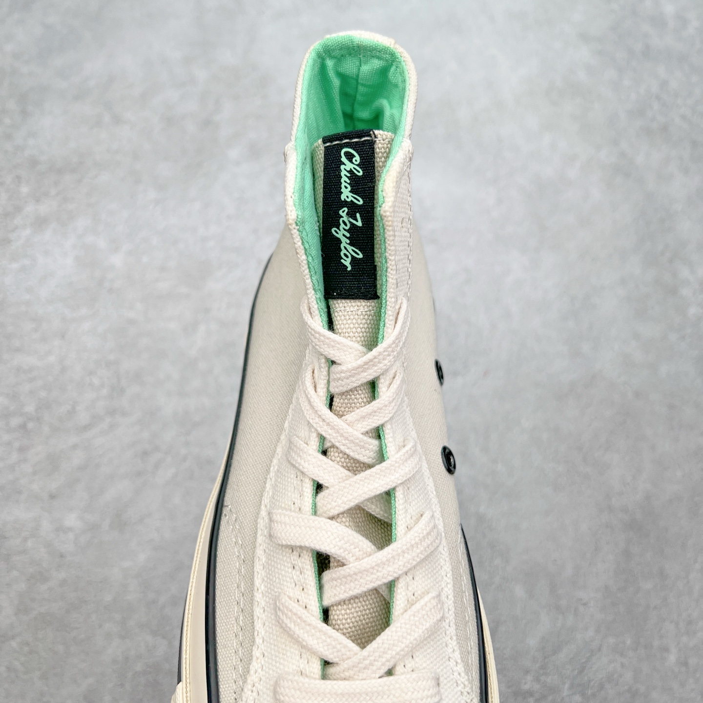 图片[5]-Converse Chuck 1970S 灰白绿 夏季新品 拼接白绿撞色帆布鞋 匡威70s新配色来喽，这个颜色也太高级了吧，浅灰色和白色的拼接色内里透出淡淡的果绿色，上脚简直不要太哇塞啦！ 质感拉满 环保系列 超级百搭！ 货号：A00742C 尺码：35 36 36.5 37 37.5 38 39 39.5 40 41 41.5 42 42.5 43 44-选品中心