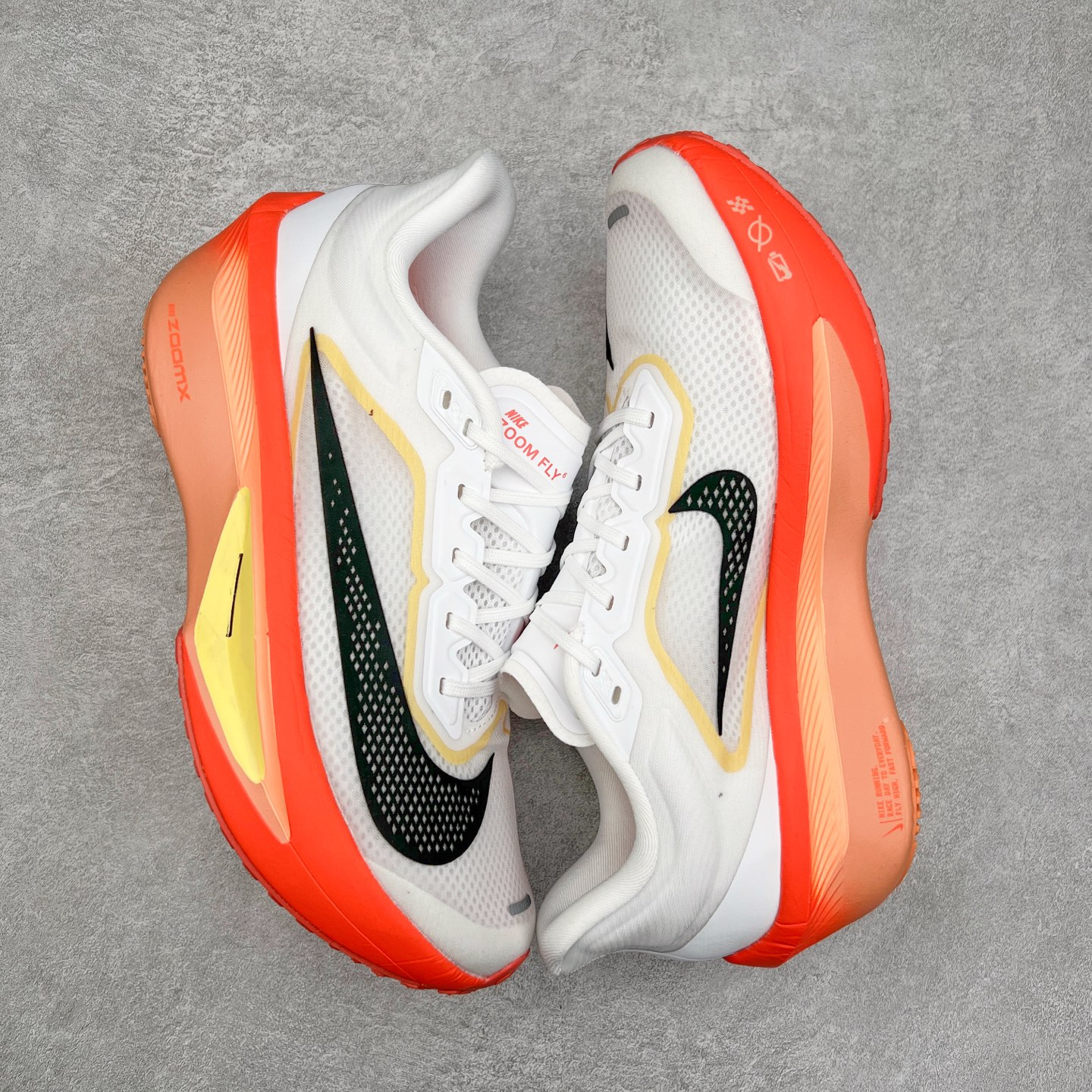 图片[3]-NK ZoomX Invincible Run Flyknit 6 轻量跑鞋 飞织低帮休闲运动慢跑鞋 厚底增高 老爹鞋 此鞋专为短跑运动员而生 是为 5 至 10 公里距离的赛事和训练打造 整体设计采用流线型的轻质工程网眼材质构成鞋面 并与其他 Running 旗舰鞋款同样搭载全脚掌 ZoomX 缓冲中底 搭配 Pebax 物料与橡胶外底 ZoomX StreakFly 首发配色以Prototype呈现 其灵感是来自开发期间的磨损测试 透过编号的标记与内侧的预期跑步距离突出研发过程 货号： IB6657-108 尺码：36 36.5 37.5 38 38.5 39 40 40.5 41 42 42.5 43 44 45-选品中心