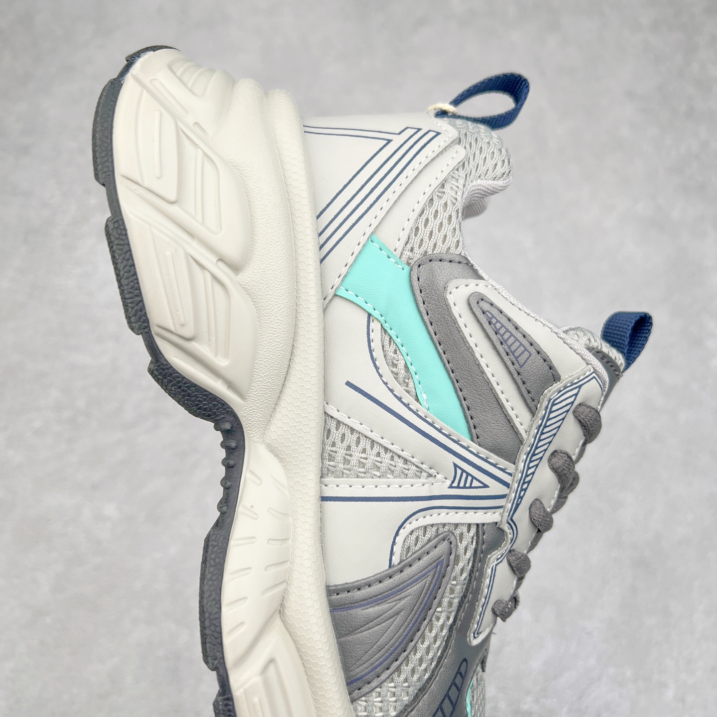 图片[6]-GG-CC Chunky Low 休闲运动老爹鞋 #广东大厂出品 完美细节 25ss早春新款 大长腿 时髦look轻松定格 不费力展现率性氛围 酷帅机能风不规则设计大底 GGcc杏银红色拼色造型设计 轻便舒适百搭 不管怎么搭都敲好看~尺码：35 36 37 38 39 40-选品中心