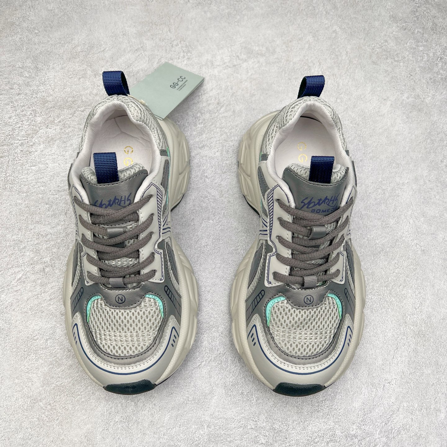 图片[2]-GG-CC Chunky Low 休闲运动老爹鞋 #广东大厂出品 完美细节 25ss早春新款 大长腿 时髦look轻松定格 不费力展现率性氛围 酷帅机能风不规则设计大底 GGcc杏银红色拼色造型设计 轻便舒适百搭 不管怎么搭都敲好看~尺码：35 36 37 38 39 40-选品中心